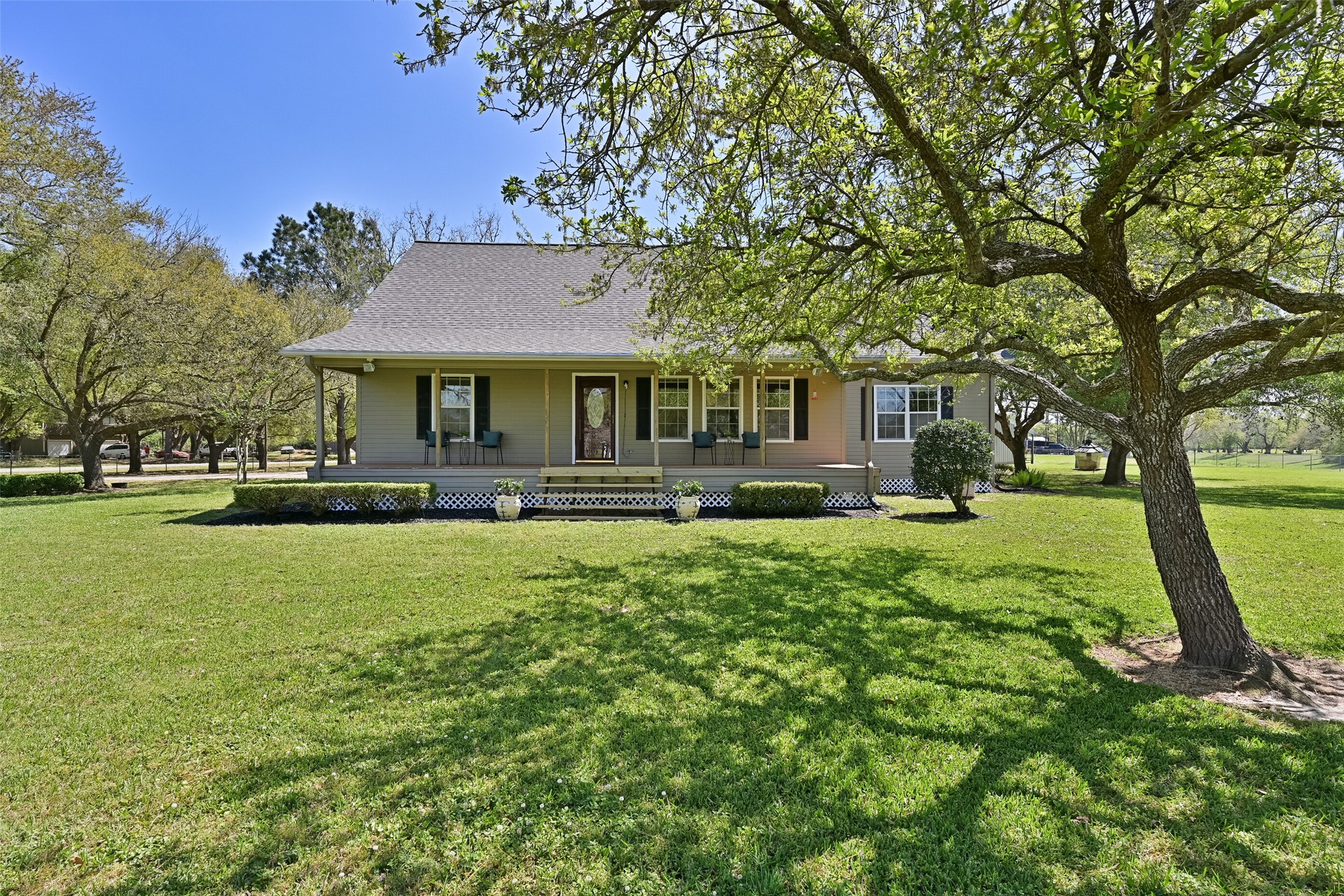 1 Wolfe Lane Property Photo