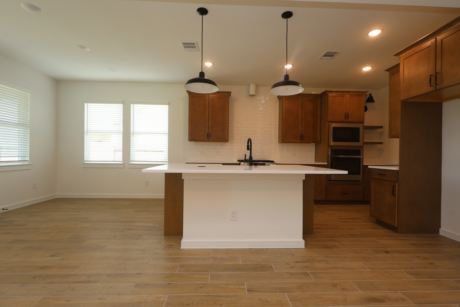 12111 Upper Meadows Avenue Property Photo 4