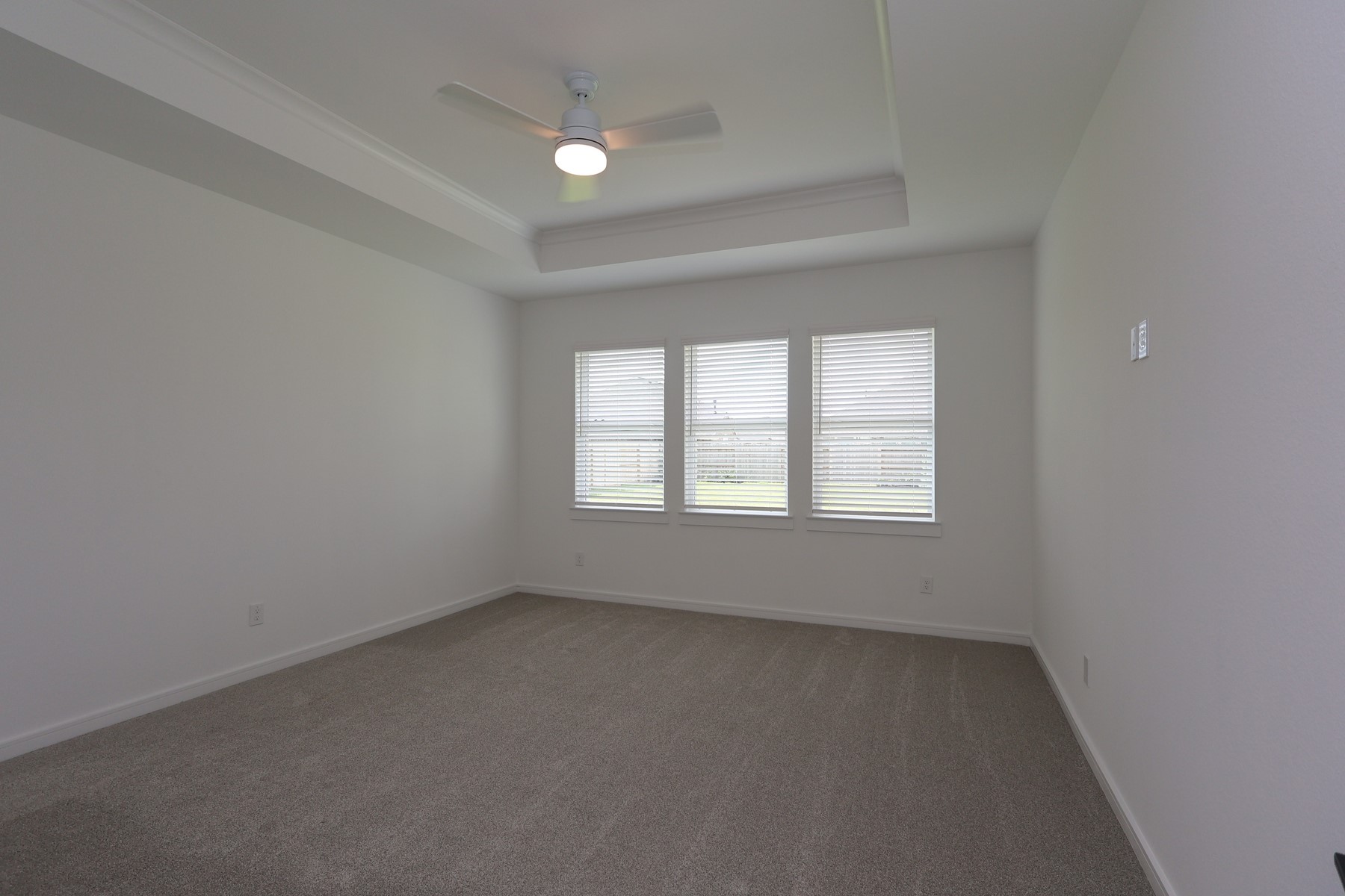 12111 Upper Meadows Avenue Property Photo 6