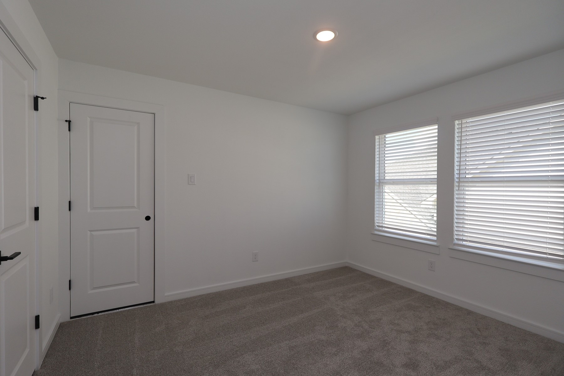 12111 Upper Meadows Avenue Property Photo 9