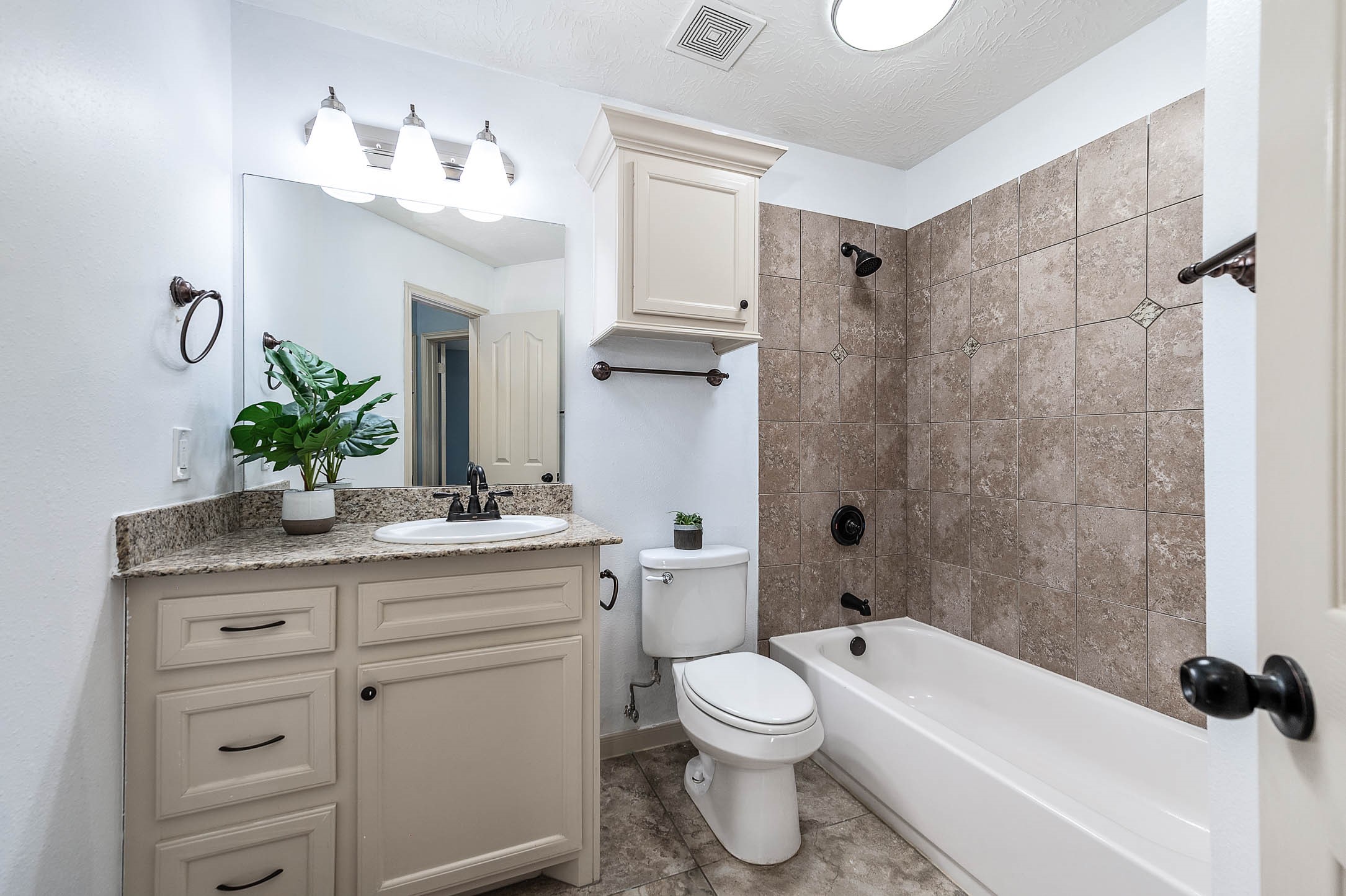 13722 Vail Drive Property Photo 15