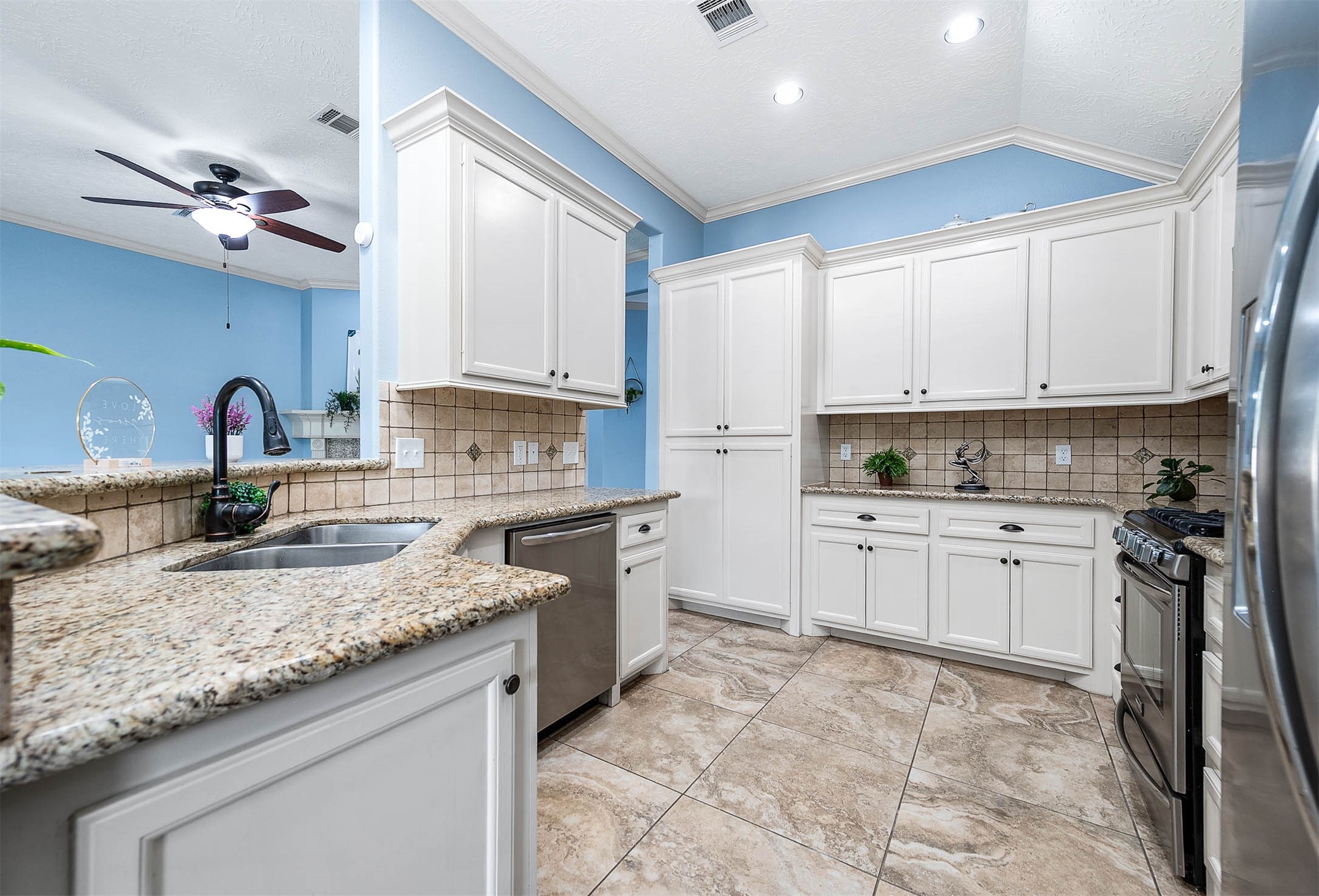 13722 Vail Drive Property Photo 22