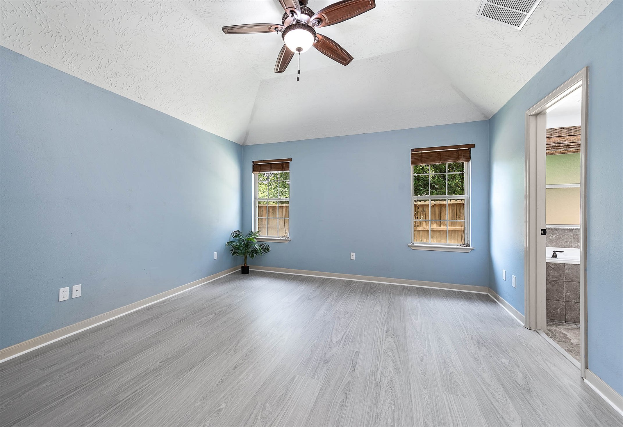 13722 Vail Drive Property Photo 25