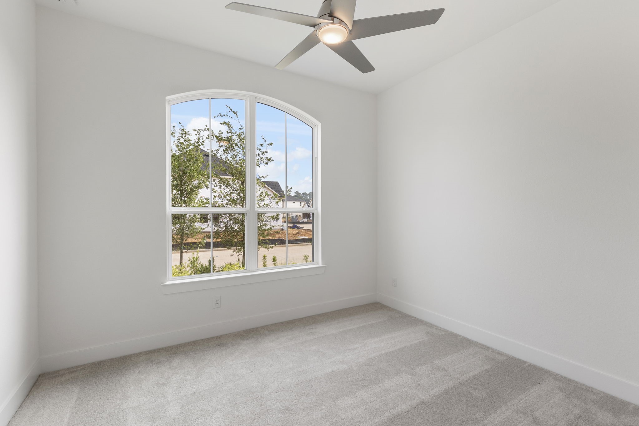 8011 Fenway Heights Drive Property Photo 6