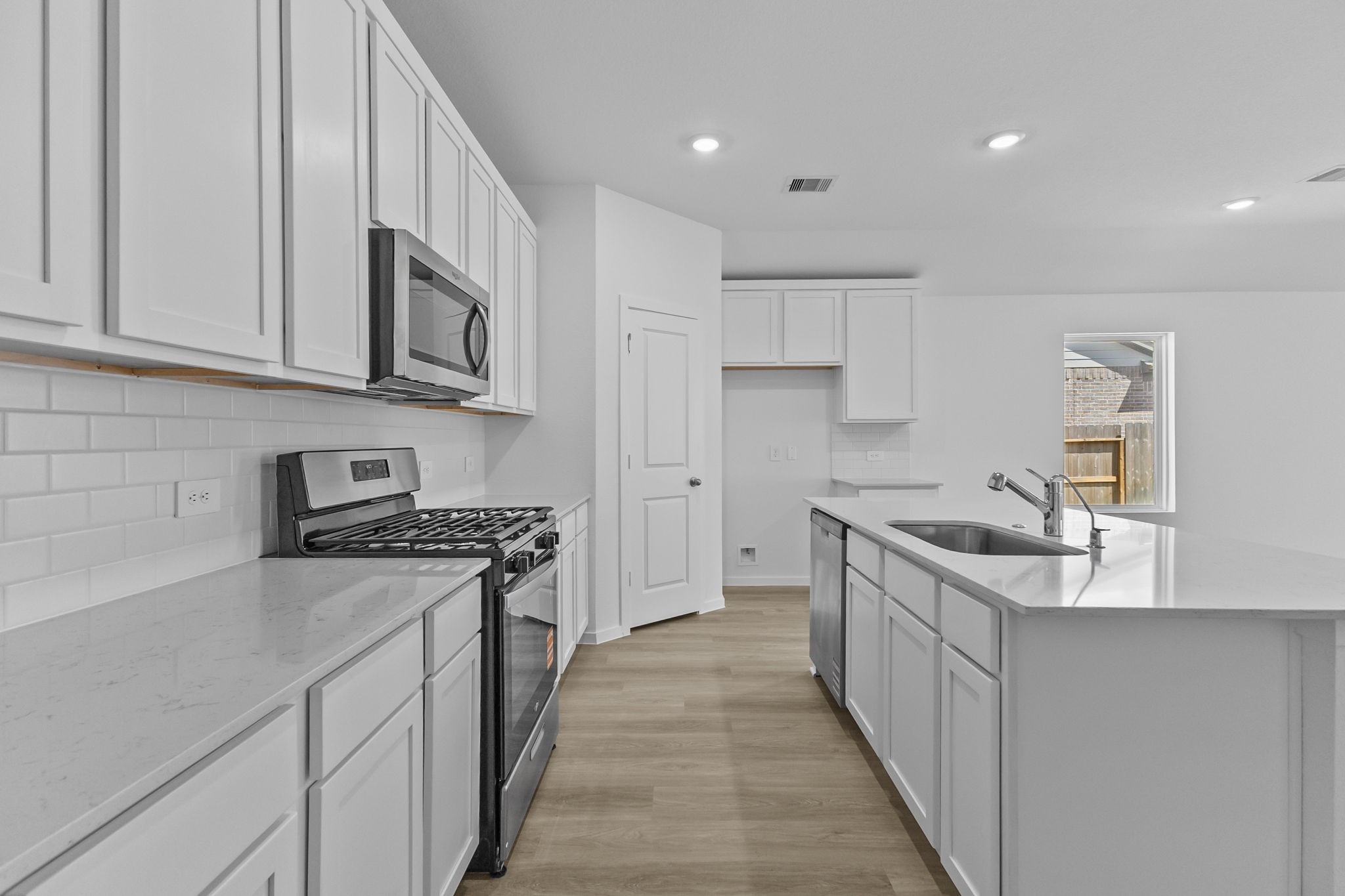 4056 Sun Burst Lane Property Photo 9