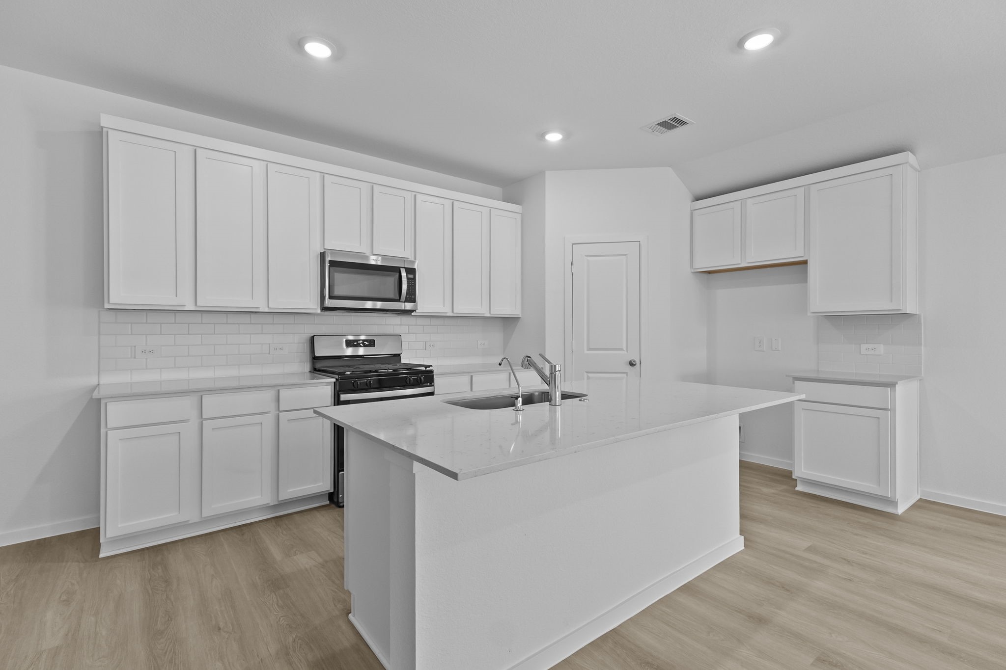 4056 Sun Burst Lane Property Photo 10