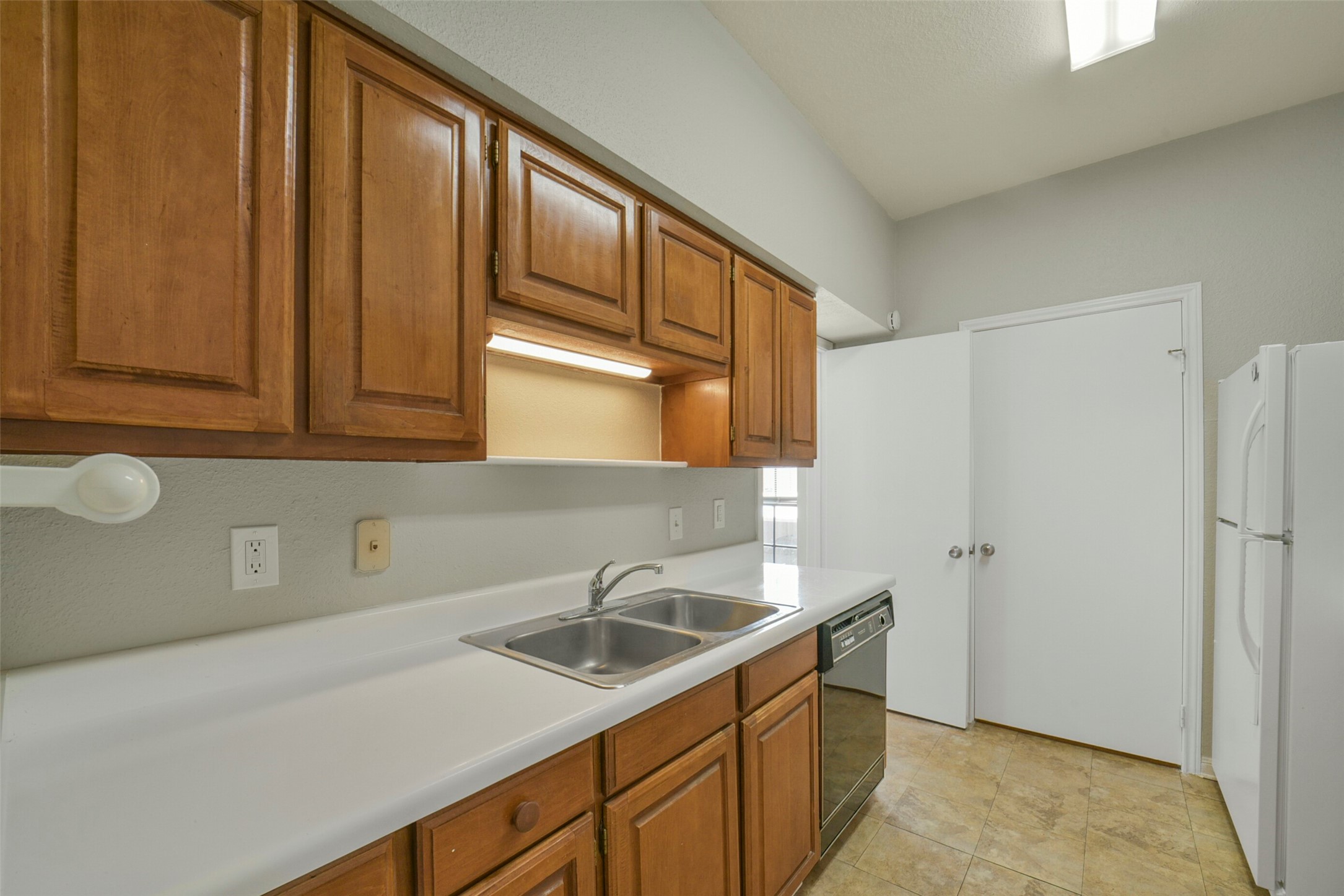 2400 N Braeswood Boulevard 213 Property Photo 9