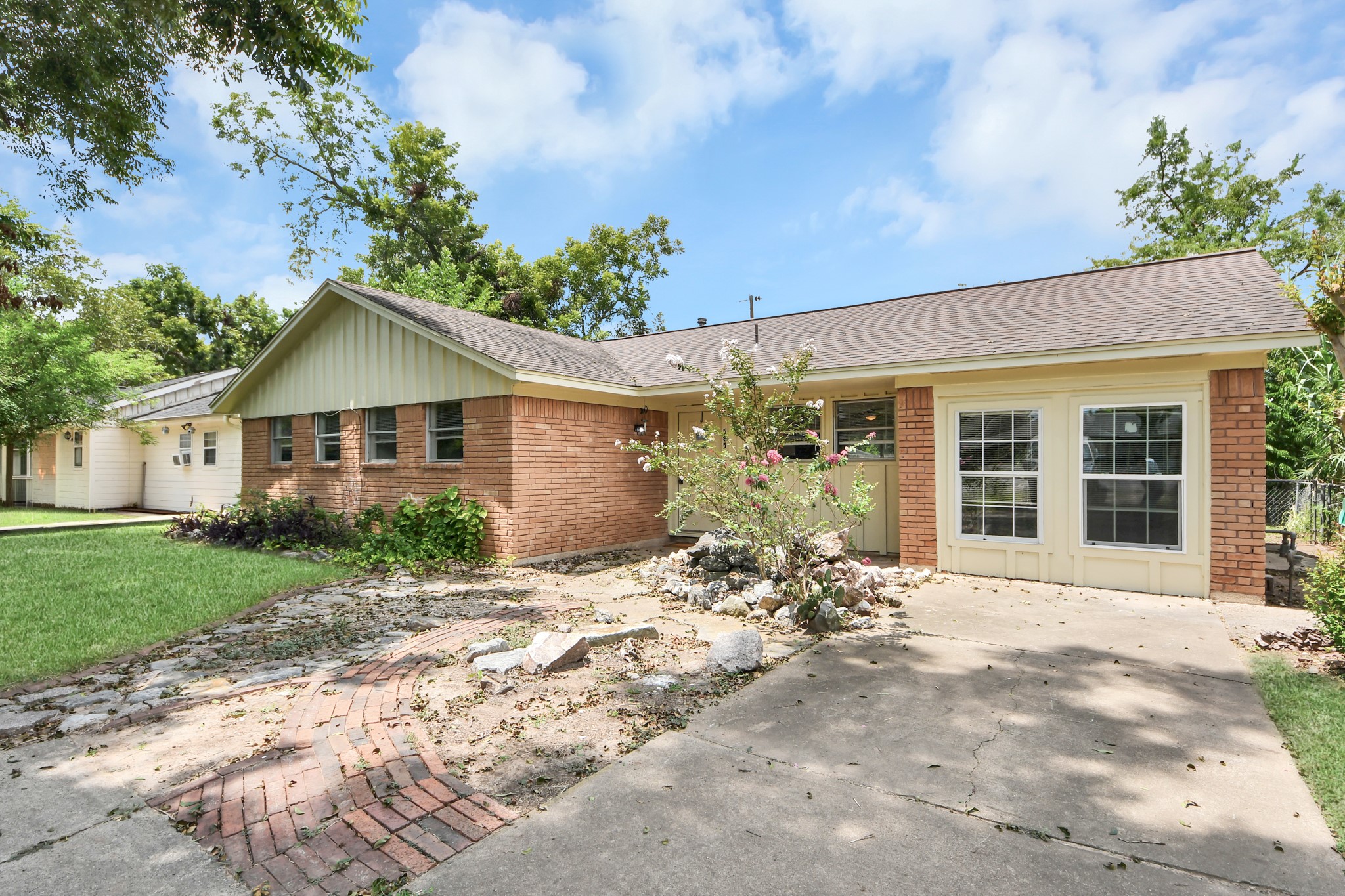 505 Jasmine Street Property Photo 6