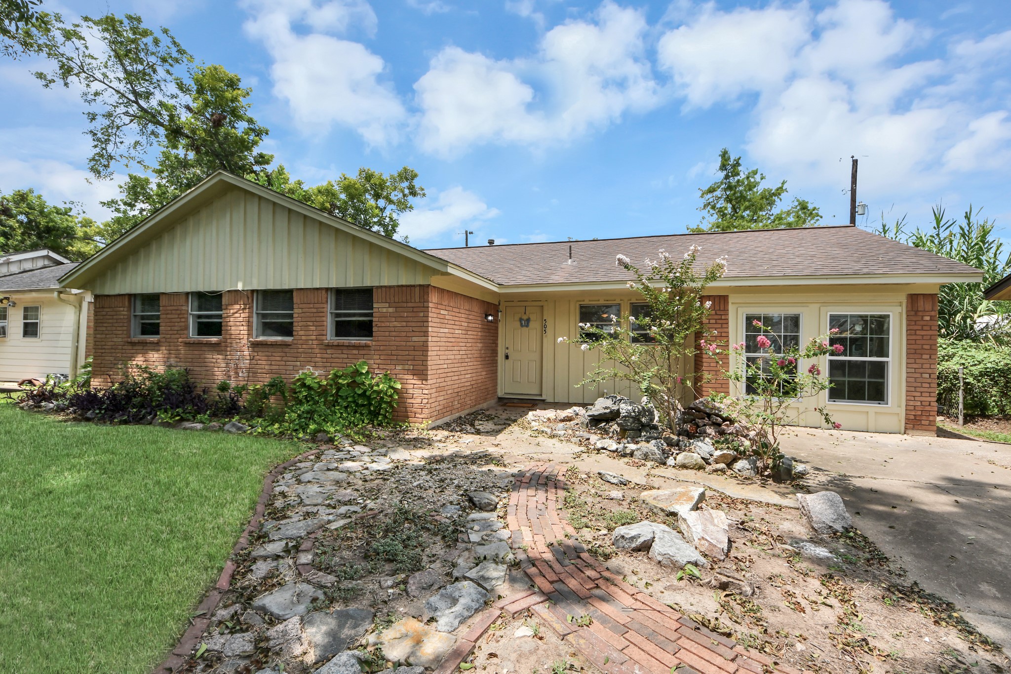 505 Jasmine Street Property Photo 7