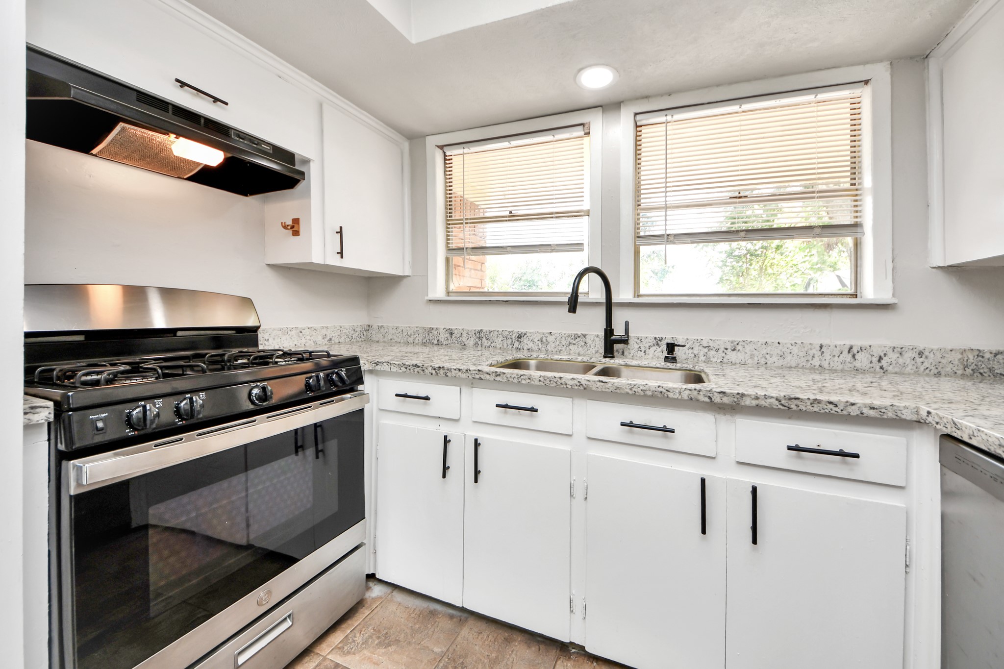 505 Jasmine Street Property Photo 27