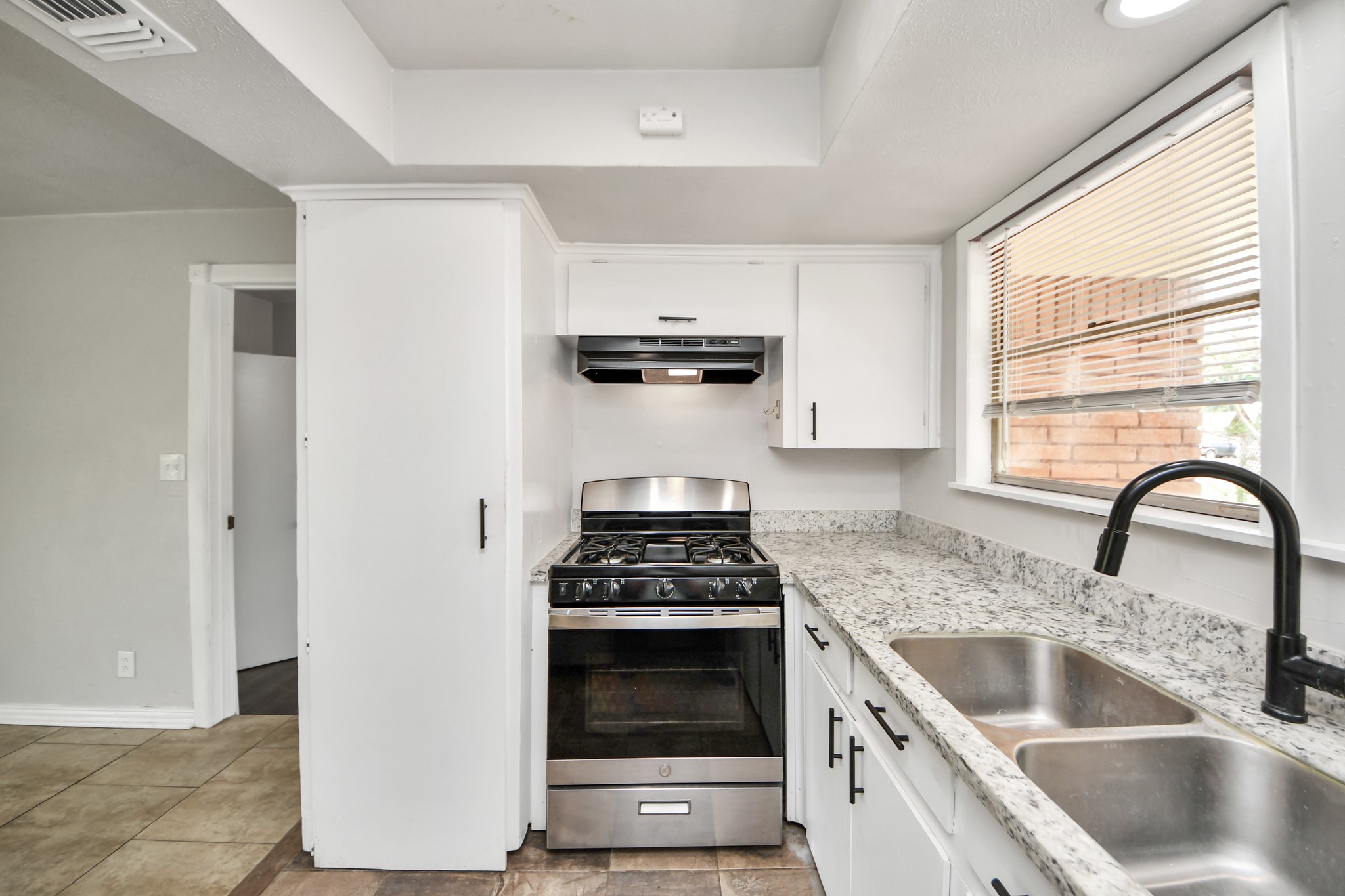 505 Jasmine Street Property Photo 28
