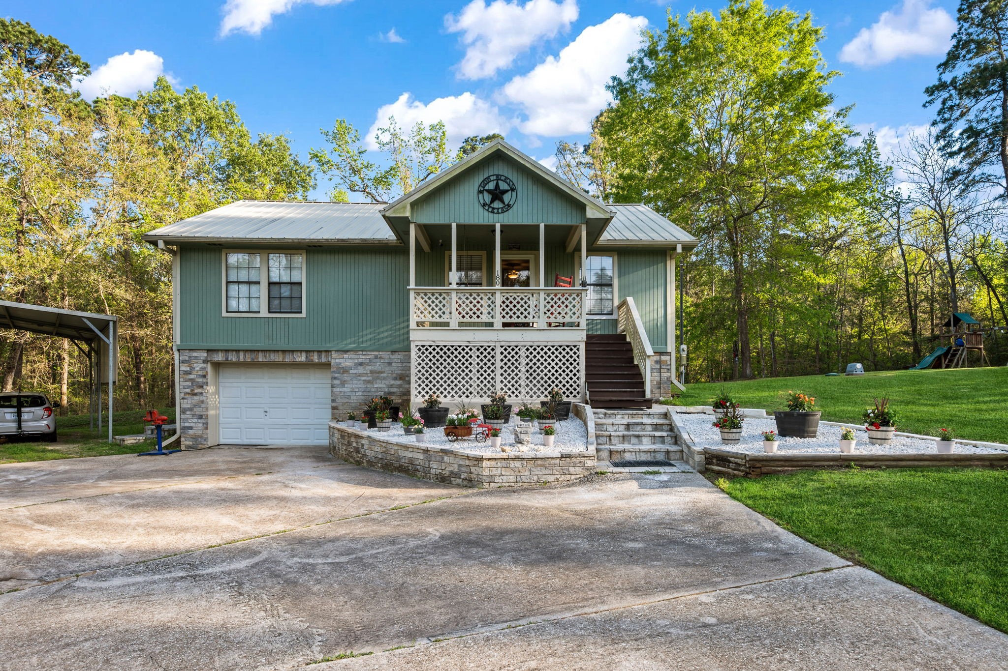 180 Heron Lane Property Photo 1