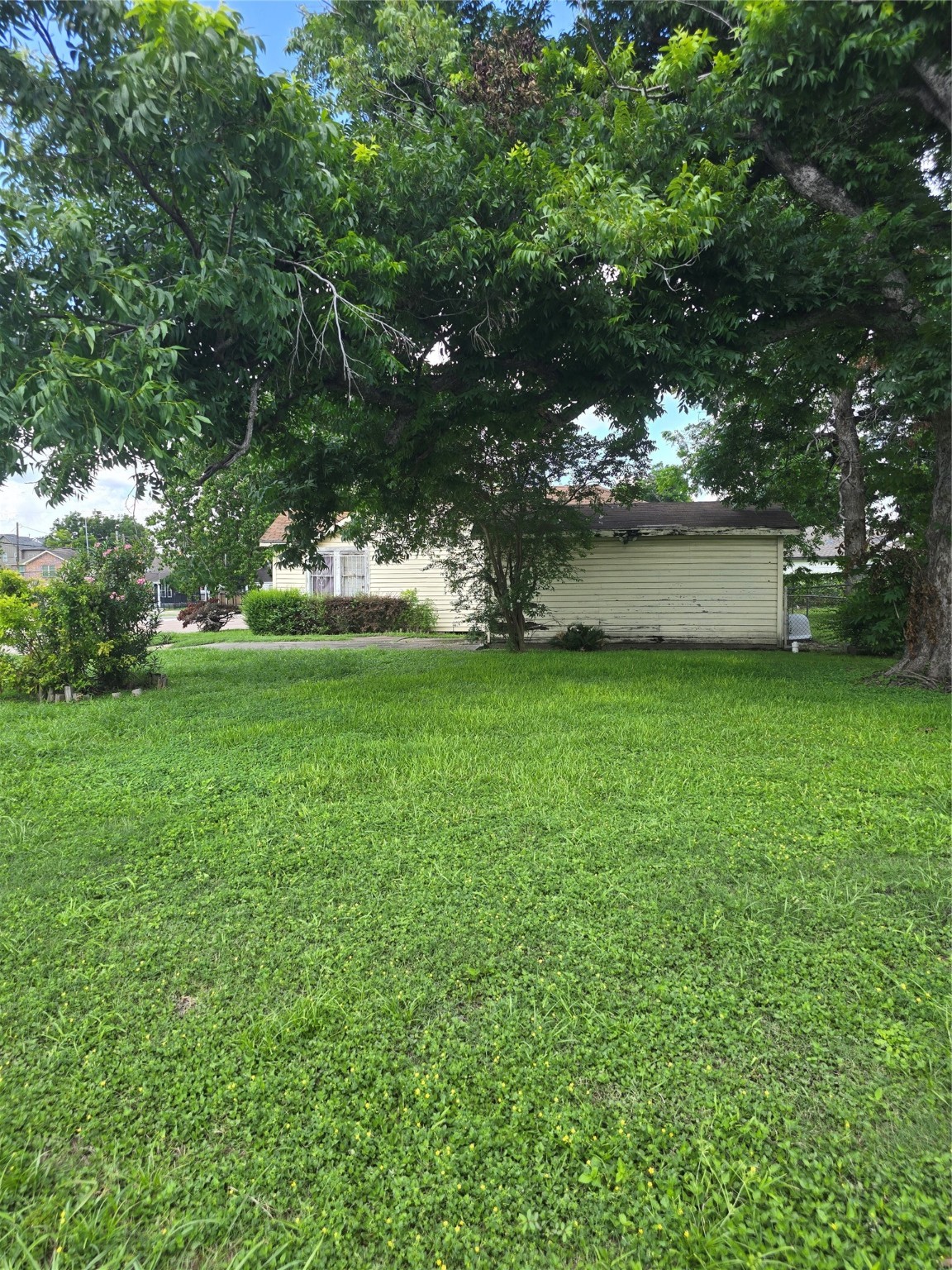 1609 Cavalcade Street Property Photo 4