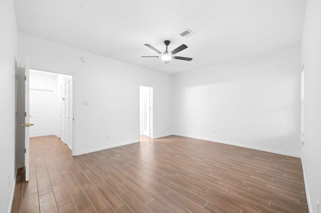 22907 Squirrel Tree Street Property Photo 17