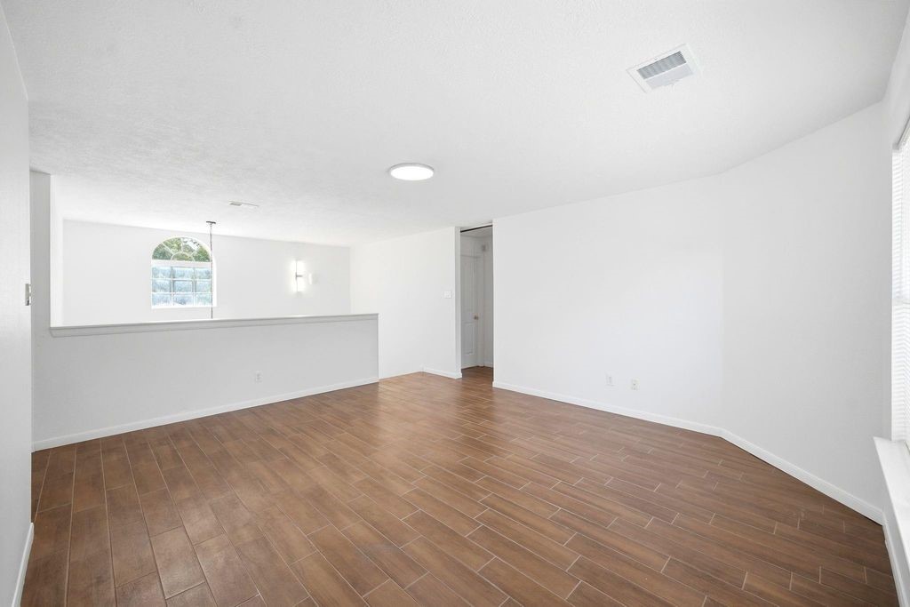 22907 Squirrel Tree Street Property Photo 25