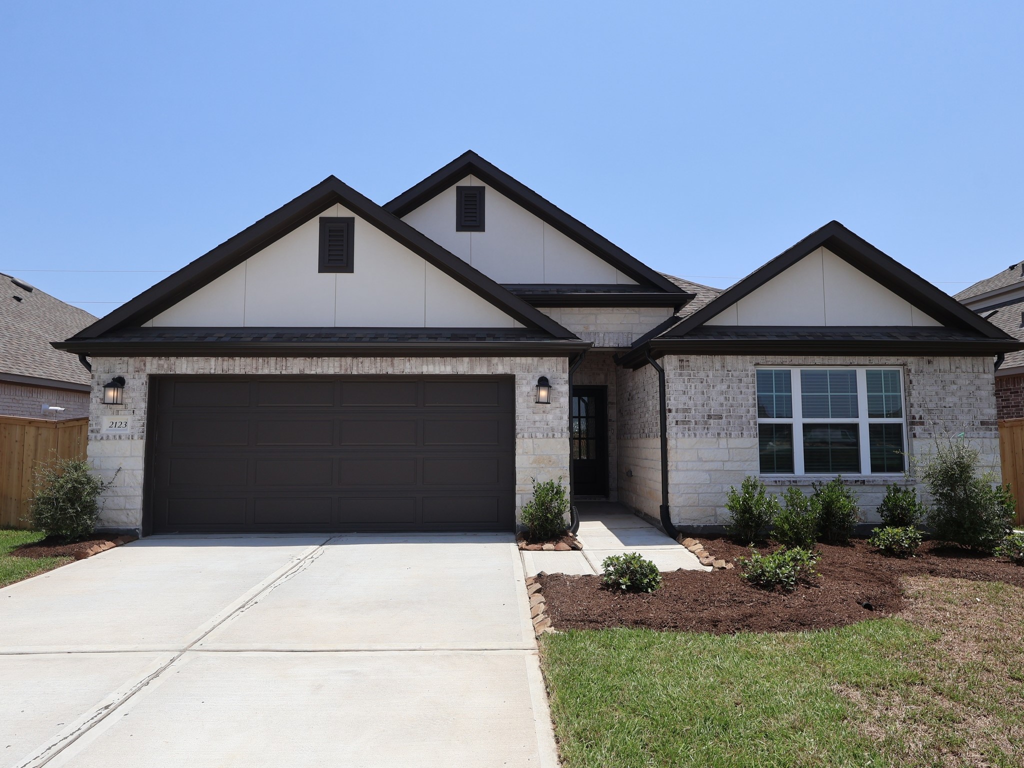 2123 Lone Bronco Boulevard Property Photo 1