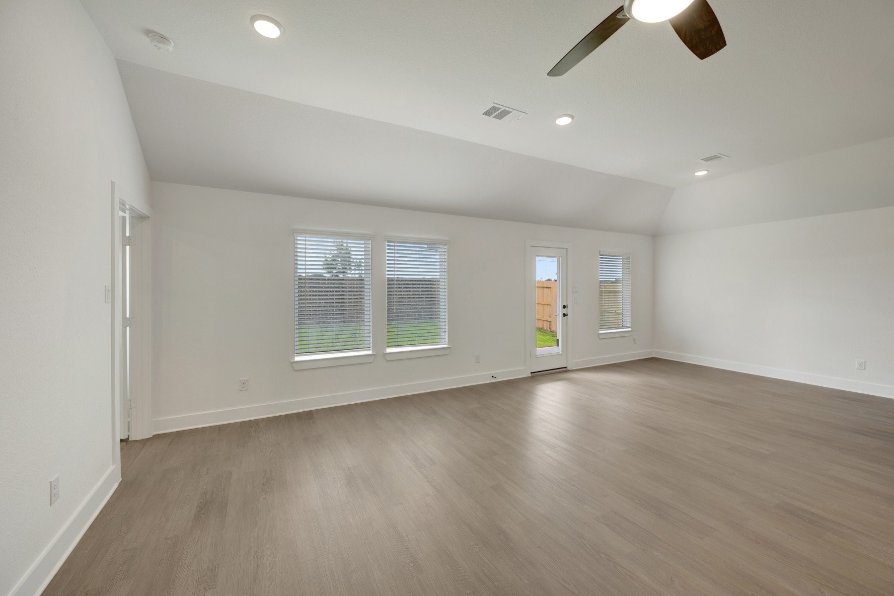 2123 Lone Bronco Boulevard Property Photo 33