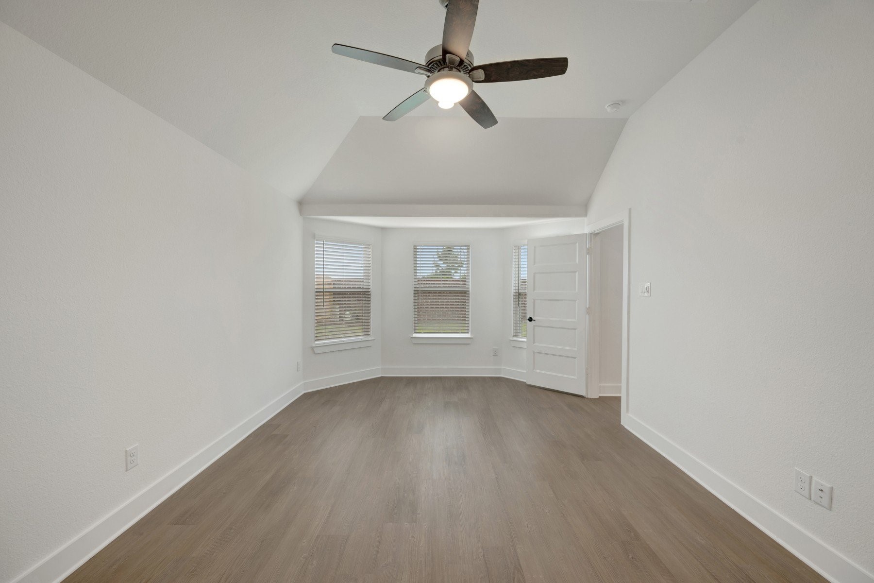 2123 Lone Bronco Boulevard Property Photo 35