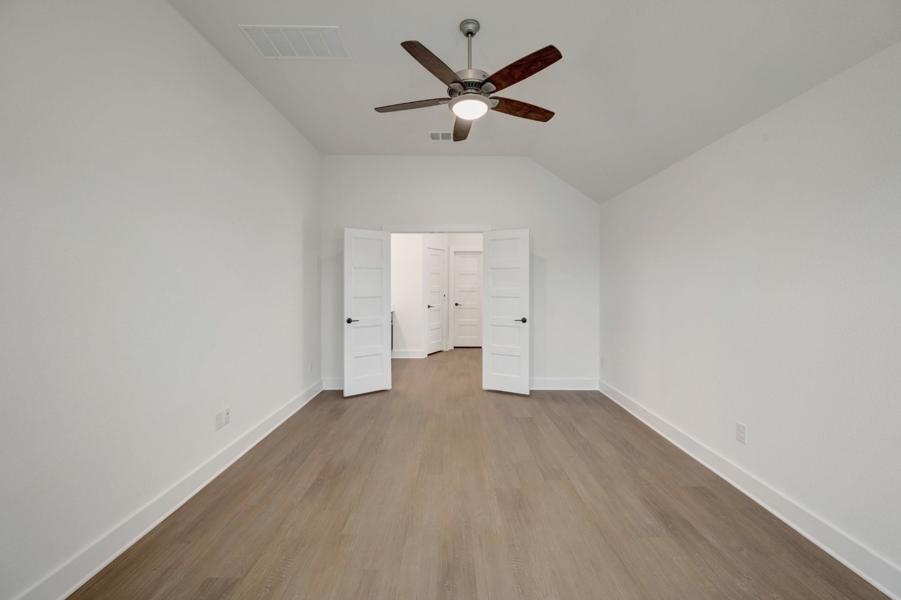 2123 Lone Bronco Boulevard Property Photo 36