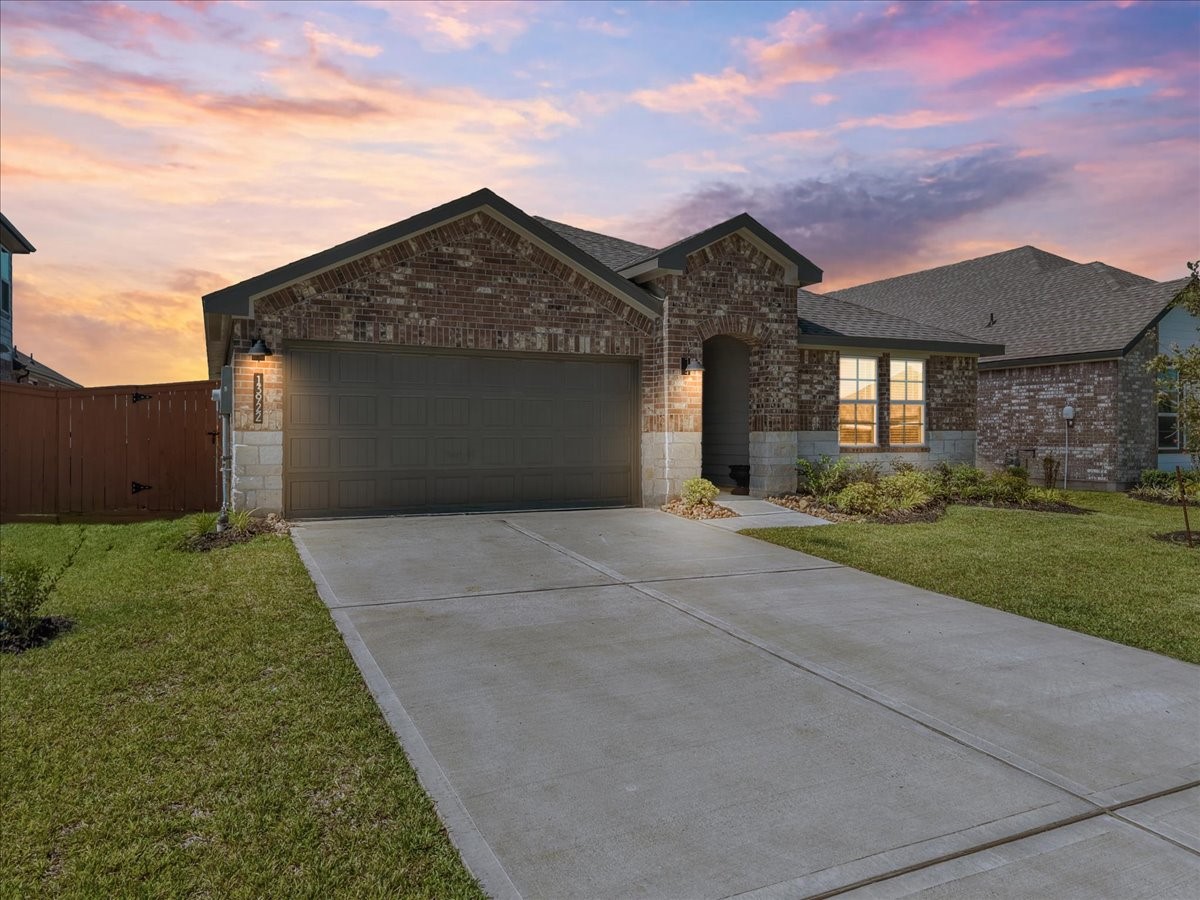 13922 Bay Crest Property Photo 1