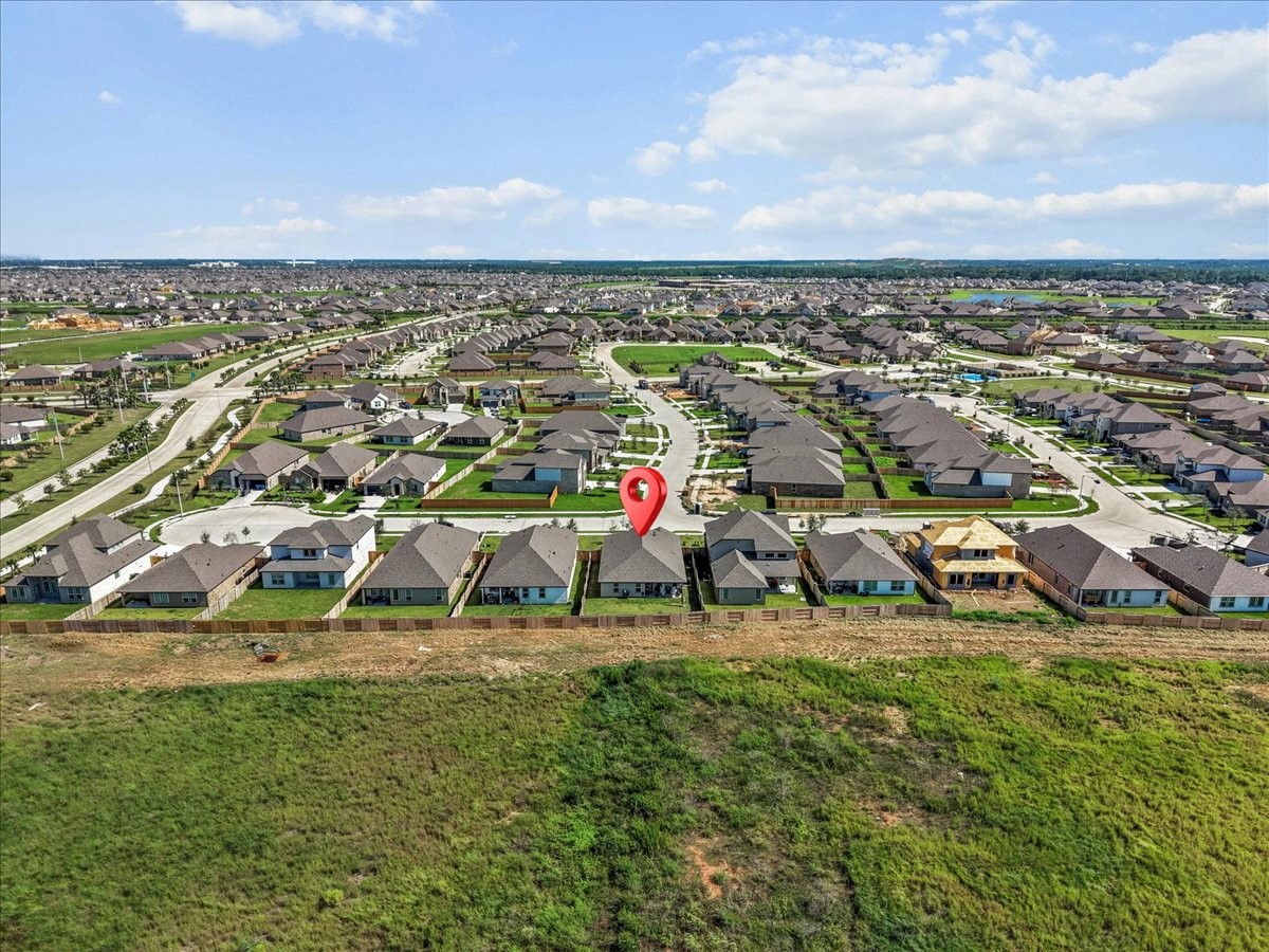 13922 Bay Crest Property Photo 4