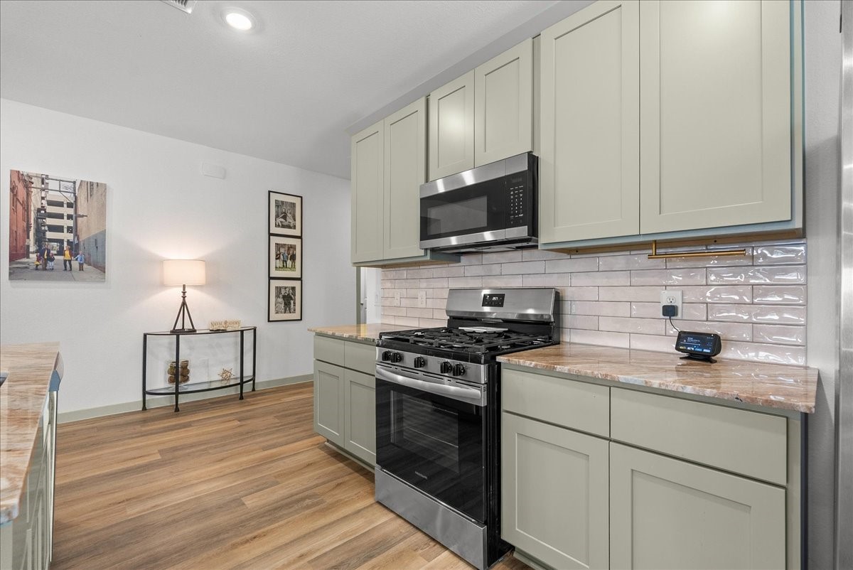 13922 Bay Crest Property Photo 10