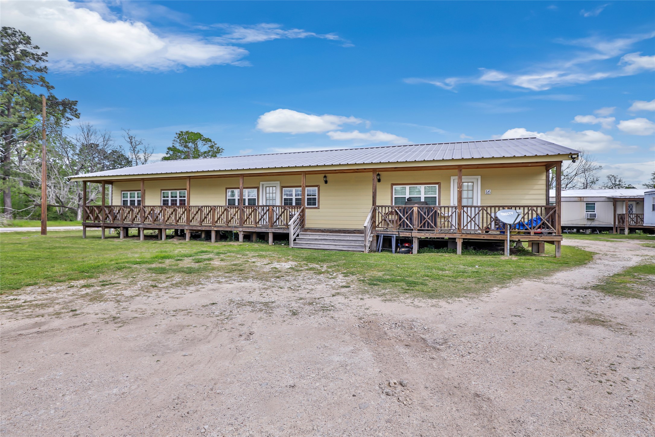 10821 Highway 150 15 Property Photo 1