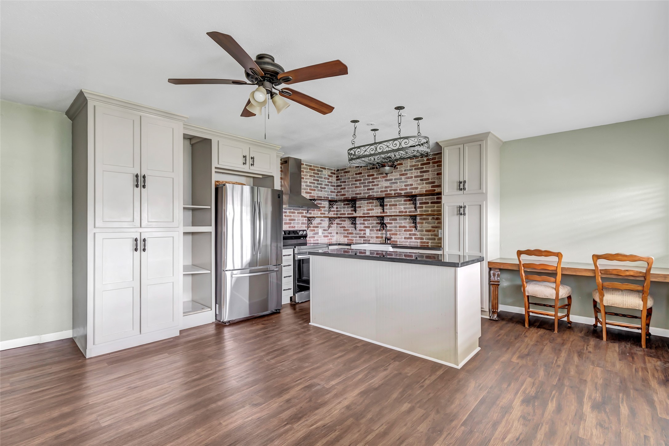 10821 Highway 150 15 Property Photo 5