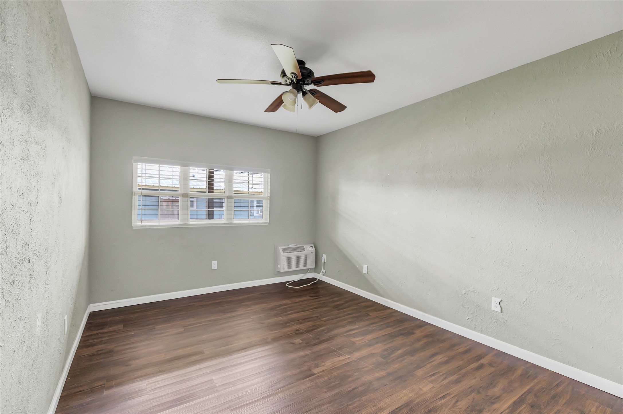 10821 Highway 150 15 Property Photo 8