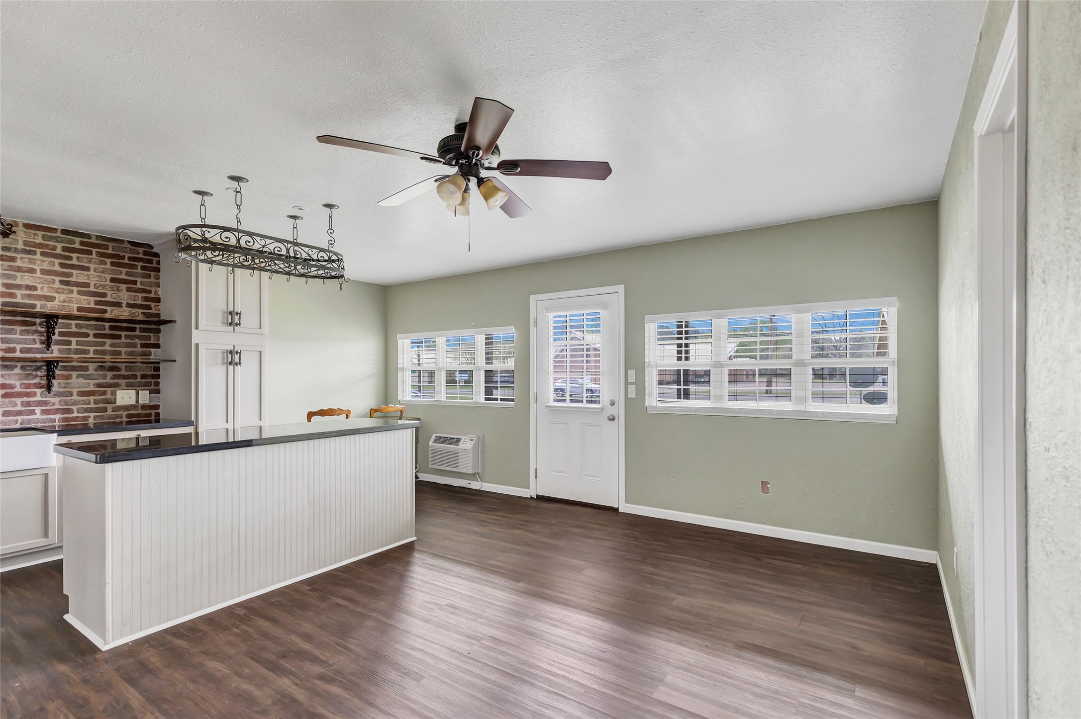 10821 Highway 150 15 Property Photo 10