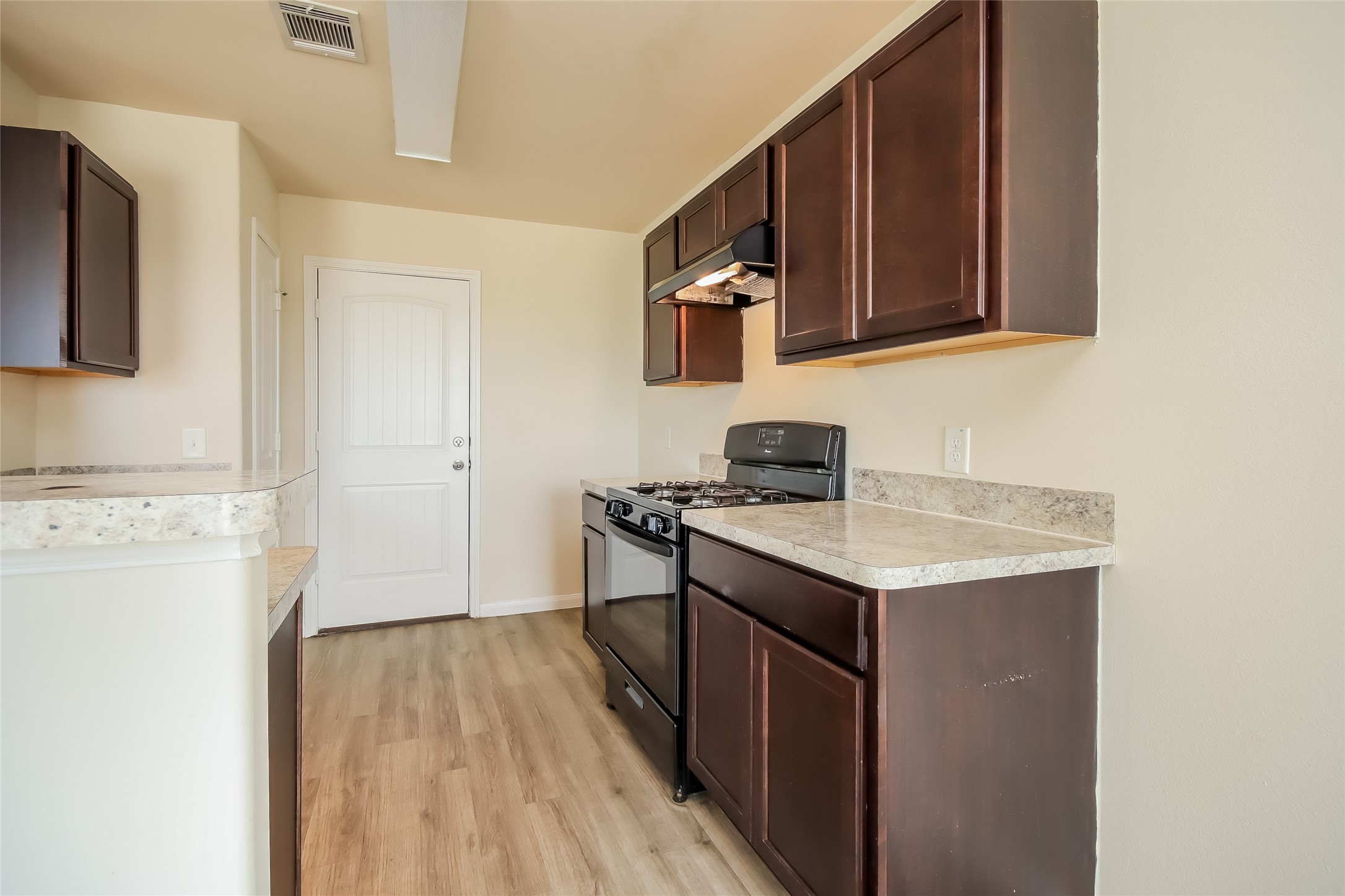12046 Munich Drive Property Photo 4