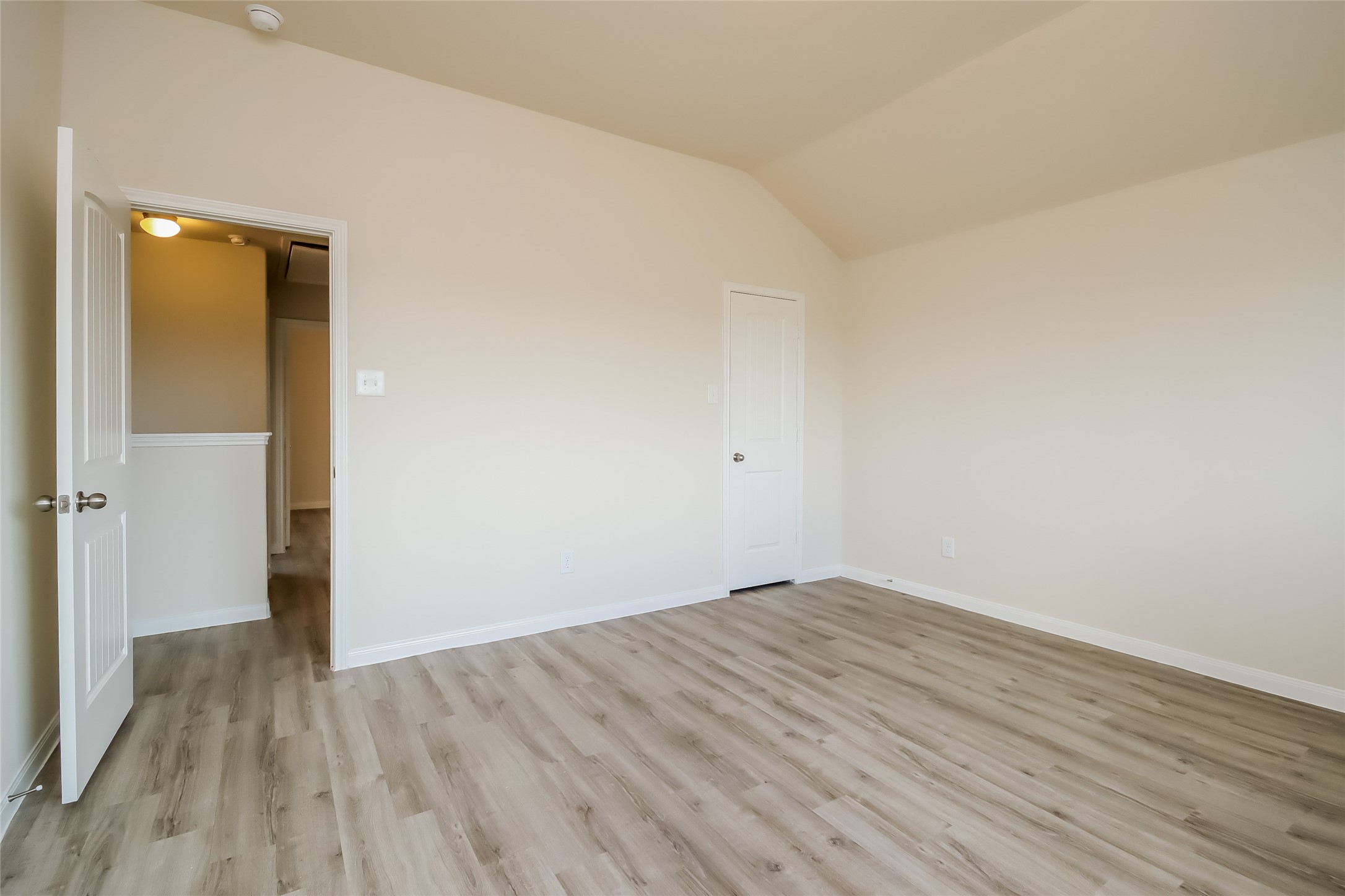 12046 Munich Drive Property Photo 8