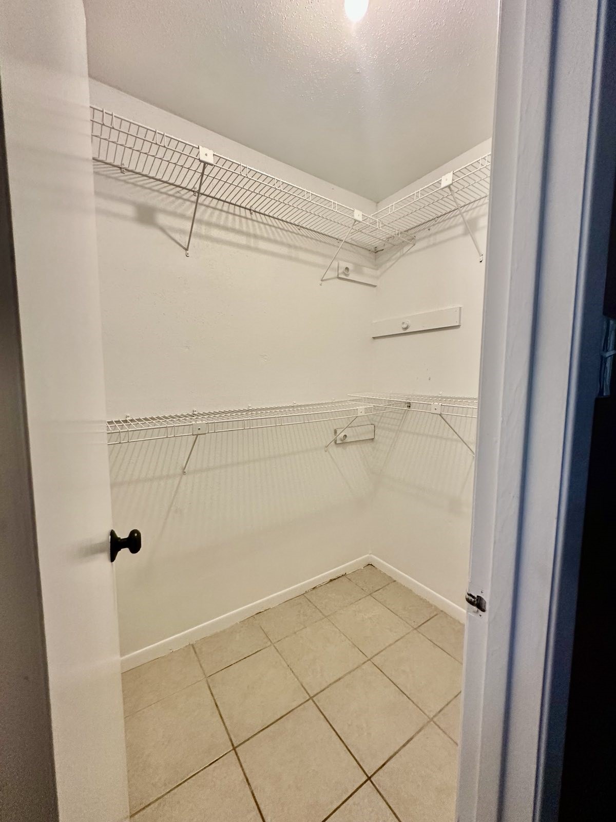 2526 Valley Forest Drive Property Photo 9