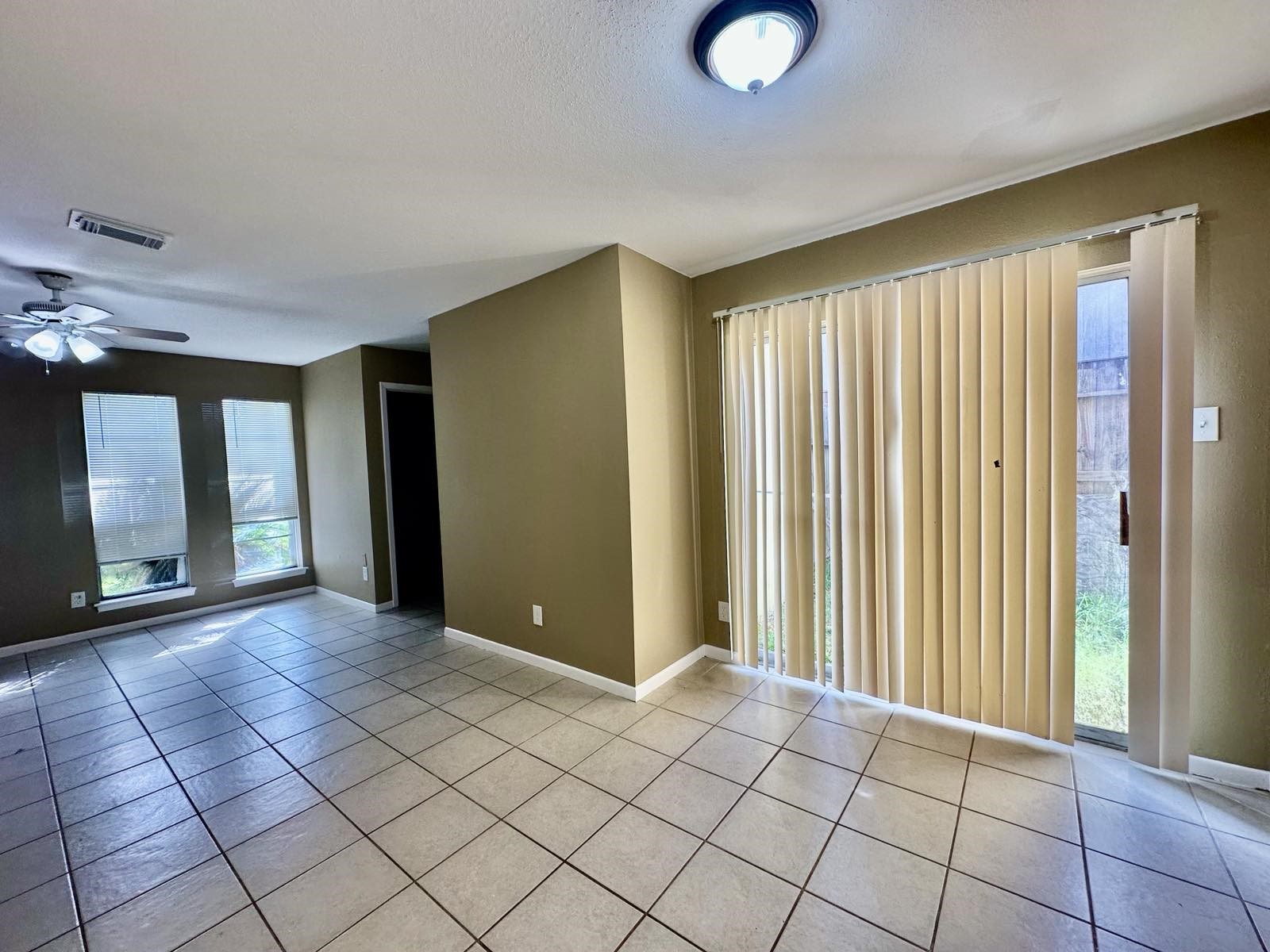 2526 Valley Forest Drive Property Photo 10