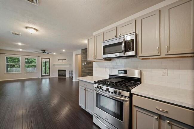 711 Cape Cottage Lane Property Photo 6