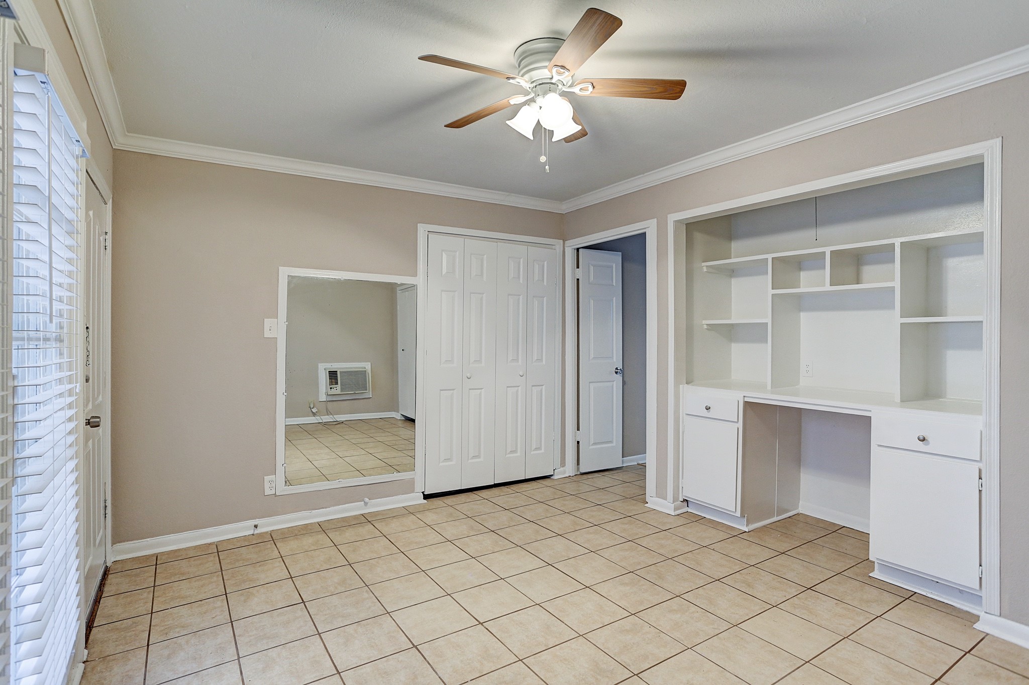 2202 Park Street 4 Property Photo 1