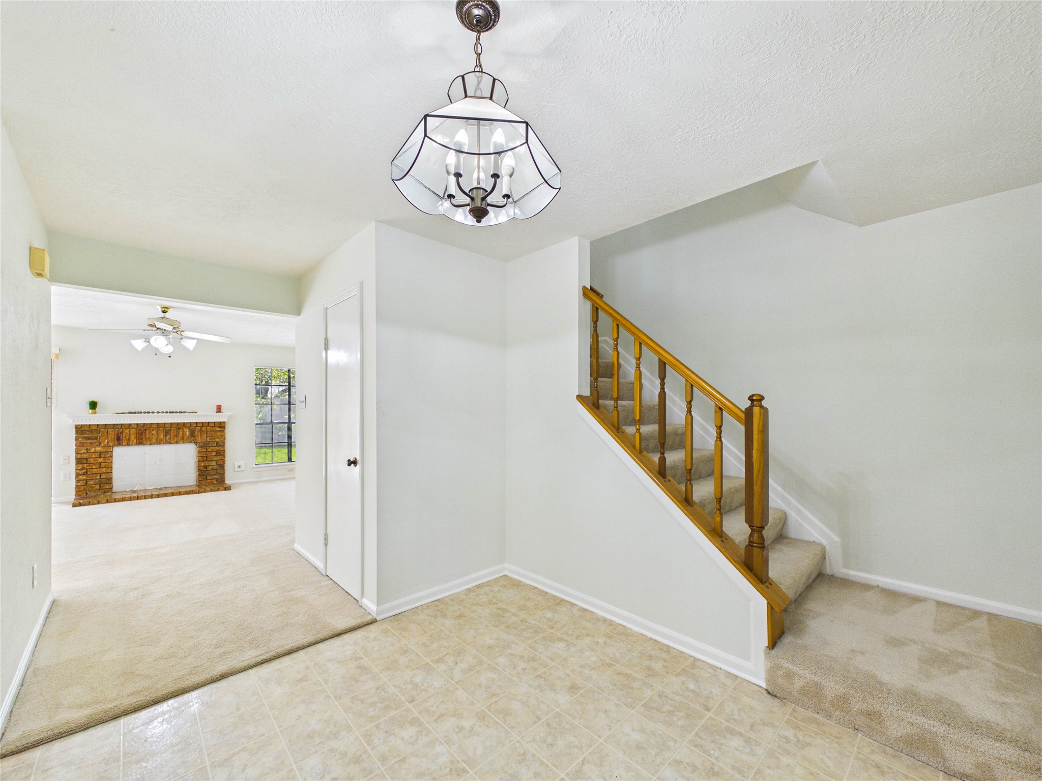 814 Lochnell Drive Property Photo 5