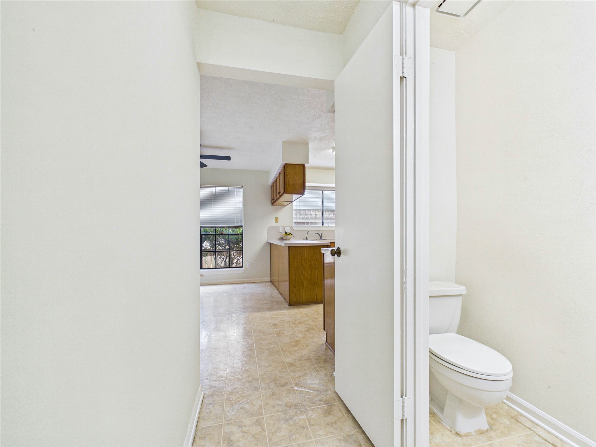 814 Lochnell Drive Property Photo 6