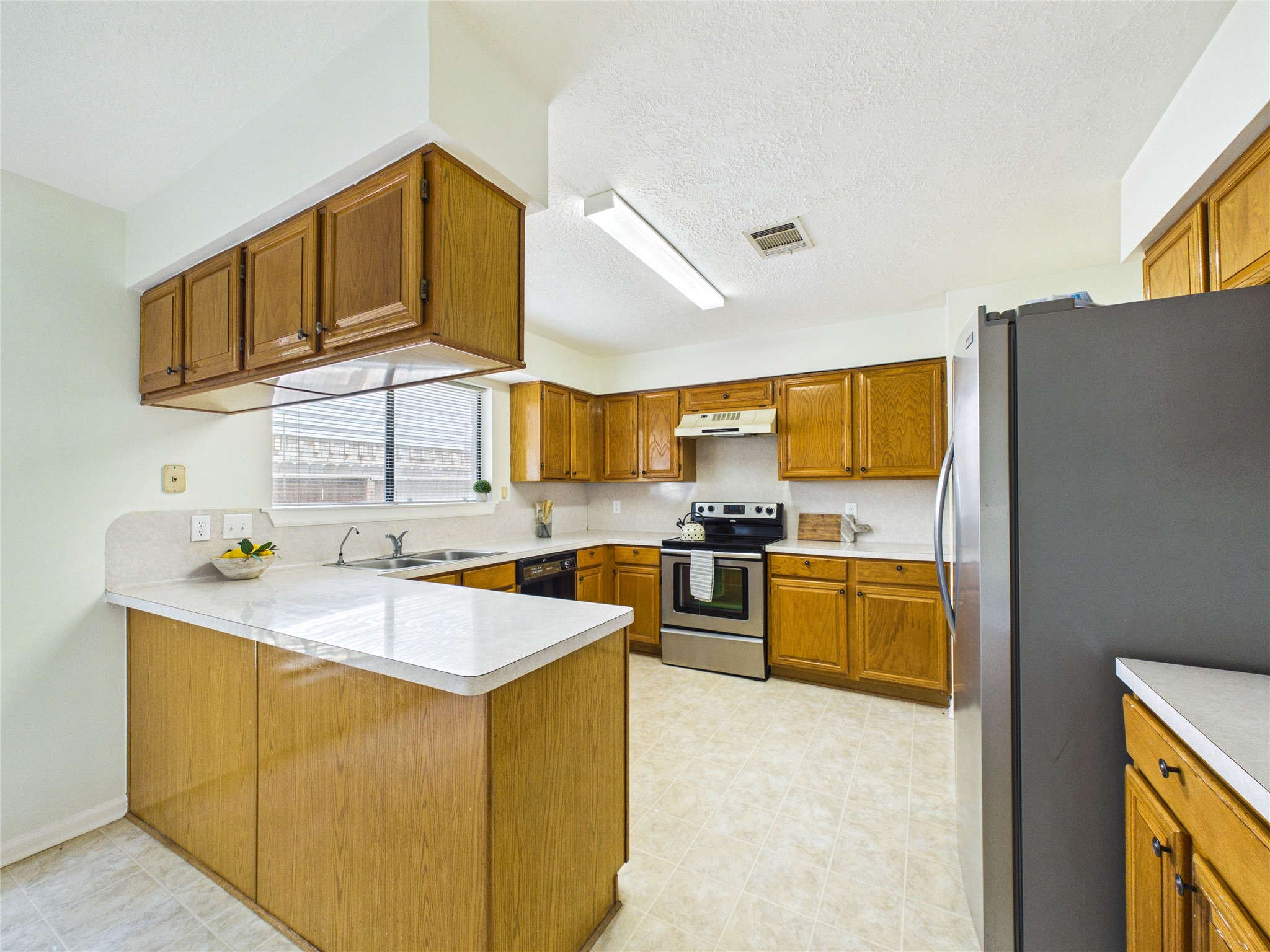 814 Lochnell Drive Property Photo 12