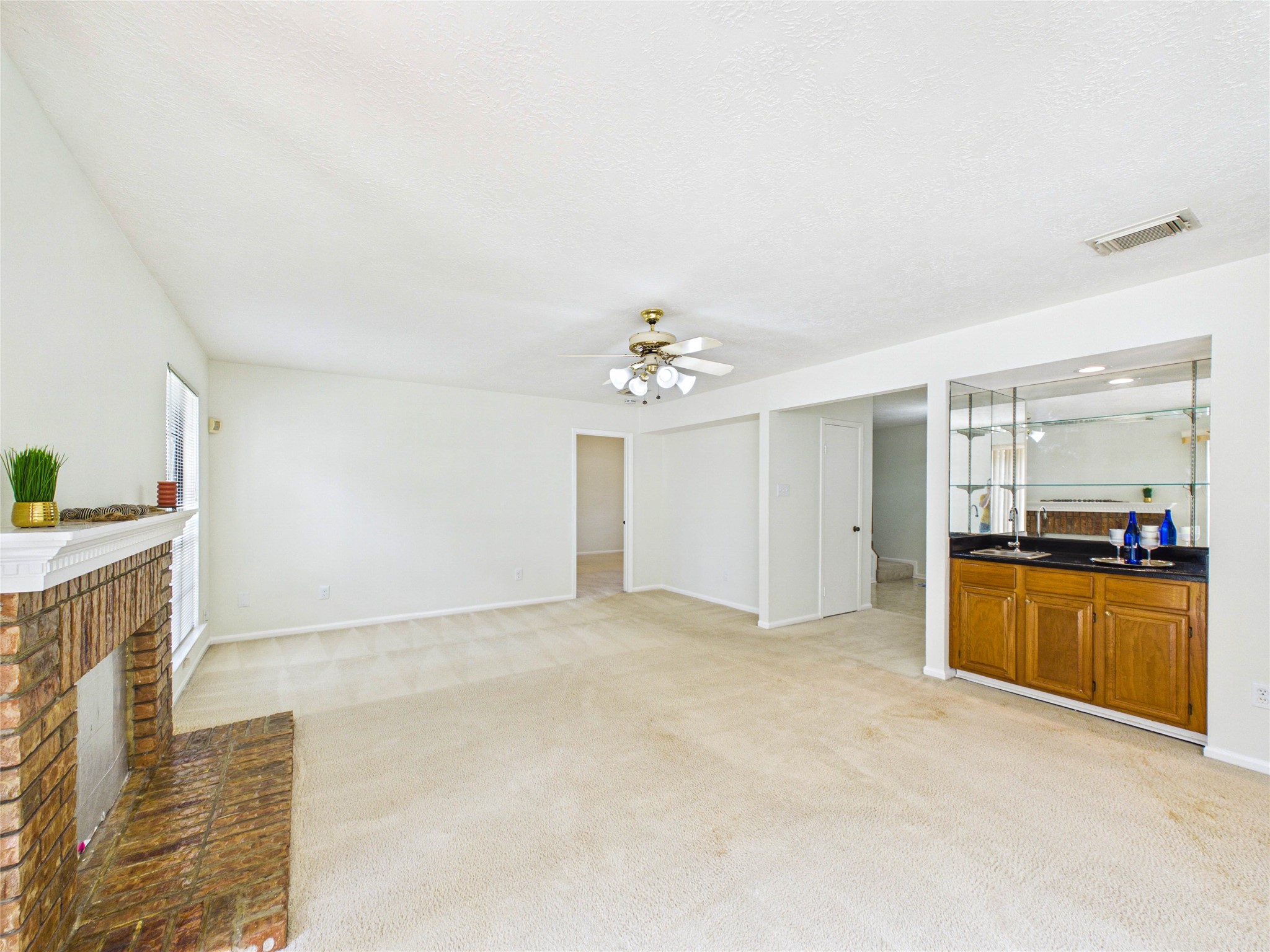 814 Lochnell Drive Property Photo 17