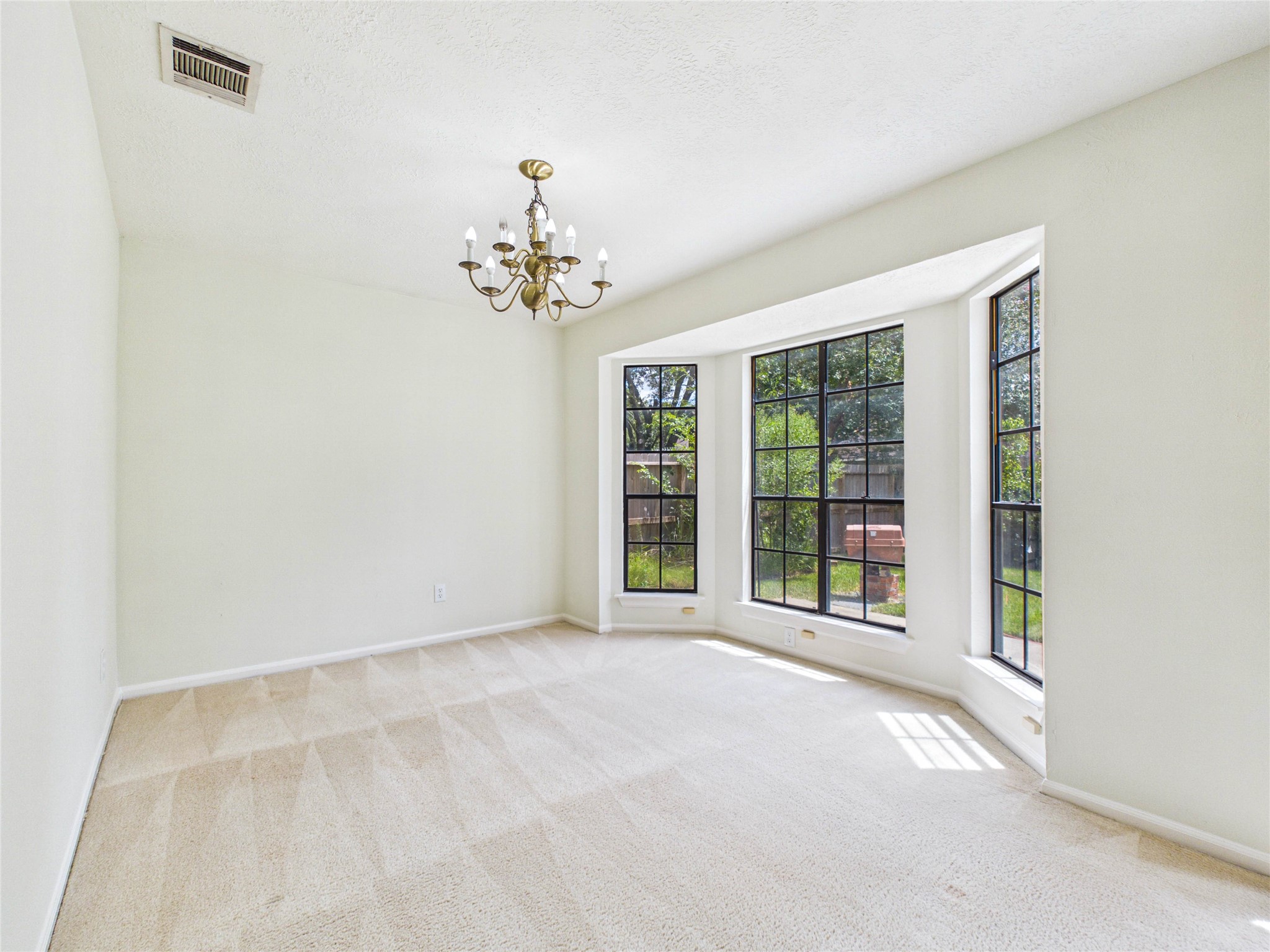 814 Lochnell Drive Property Photo 20