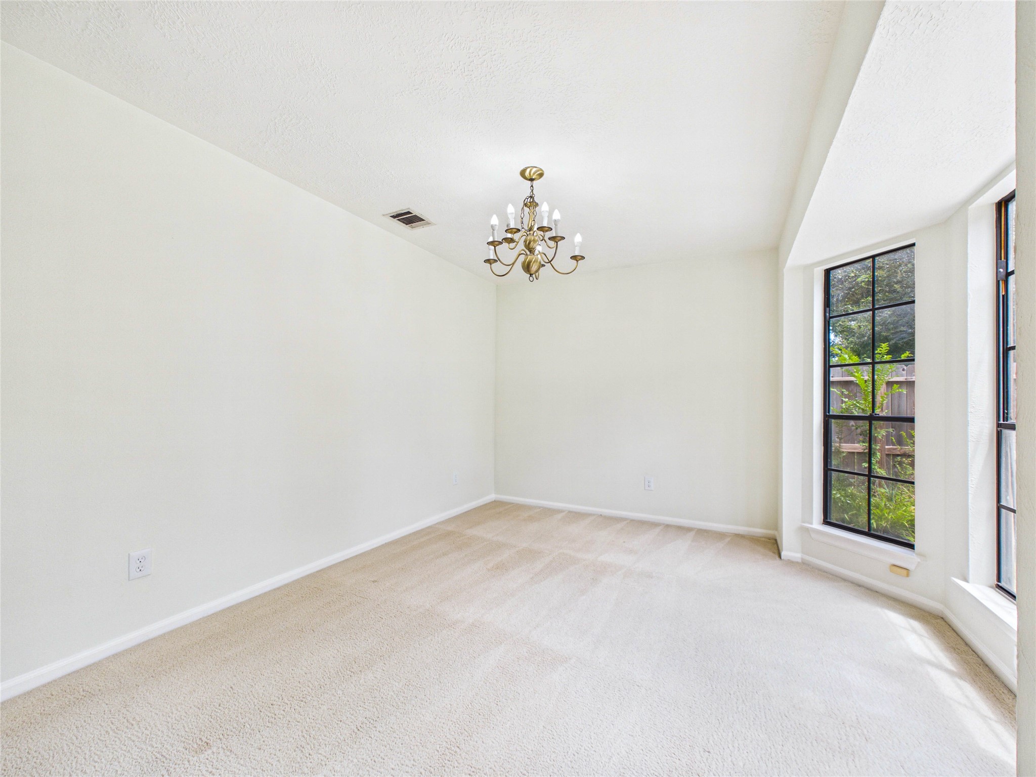814 Lochnell Drive Property Photo 21