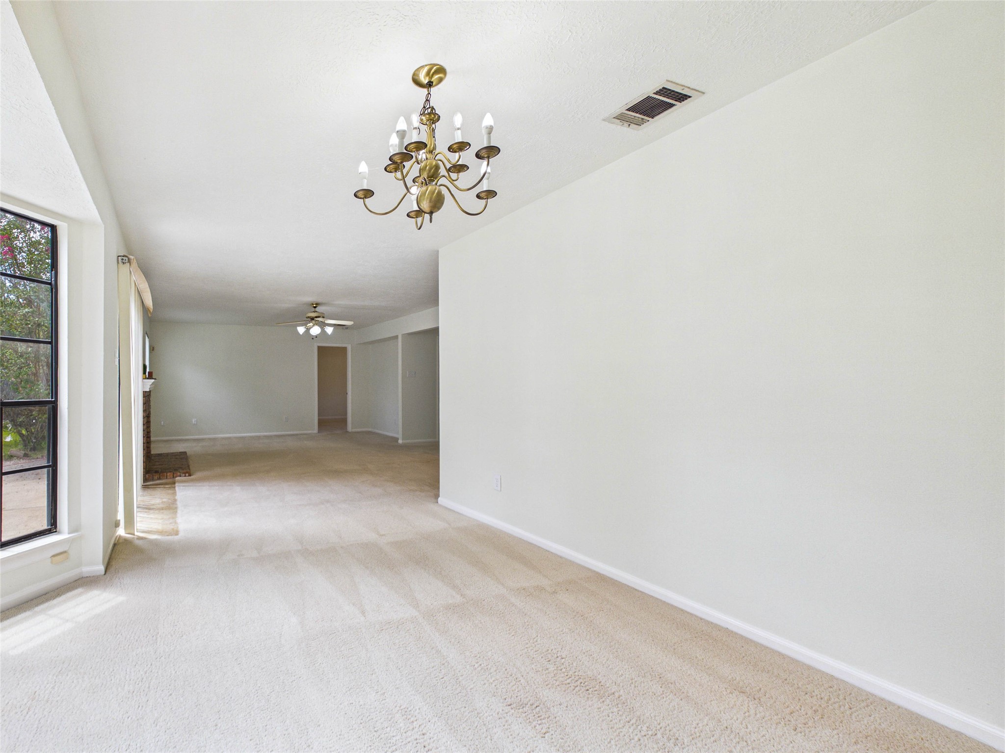 814 Lochnell Drive Property Photo 22
