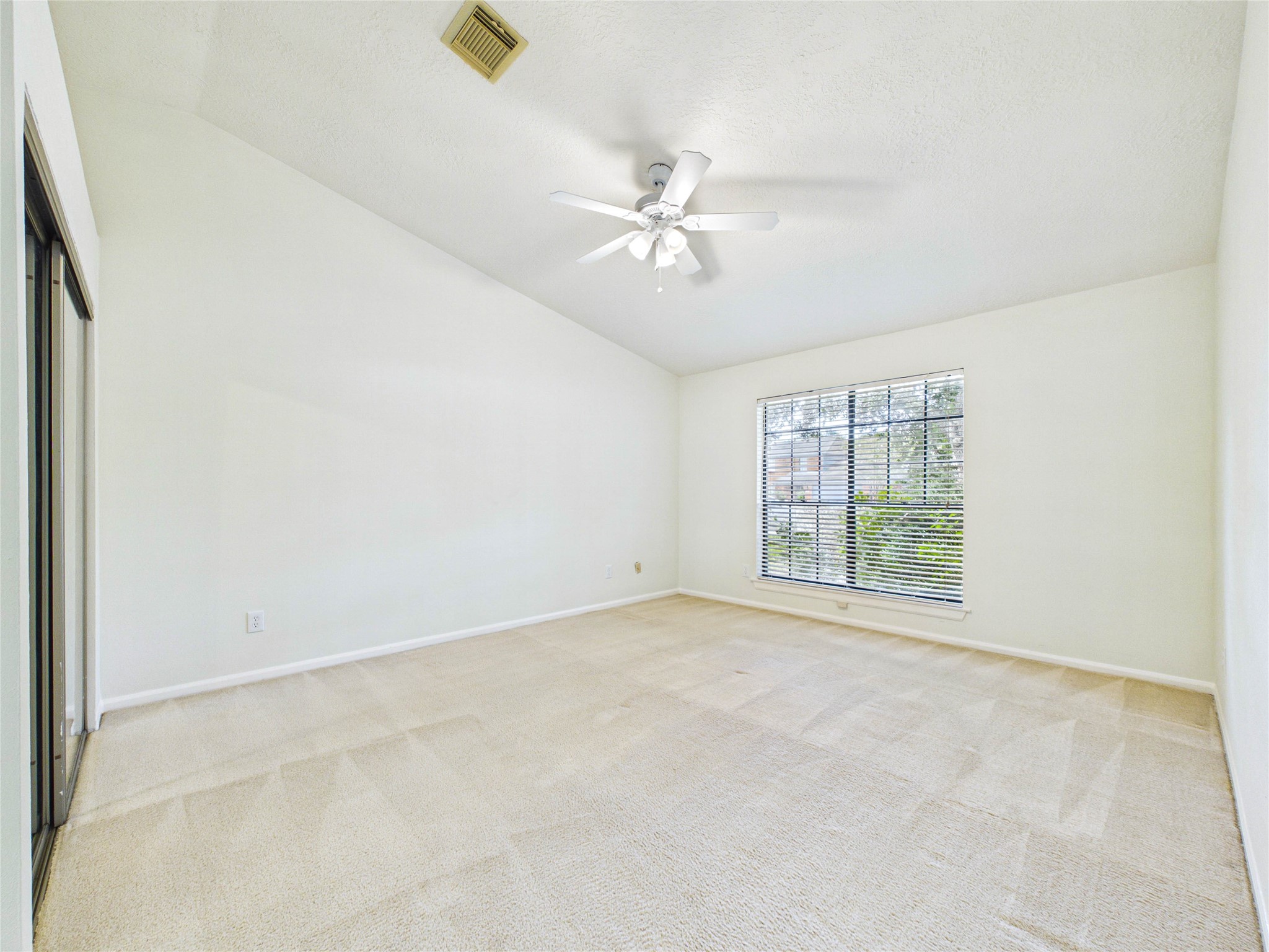 814 Lochnell Drive Property Photo 24