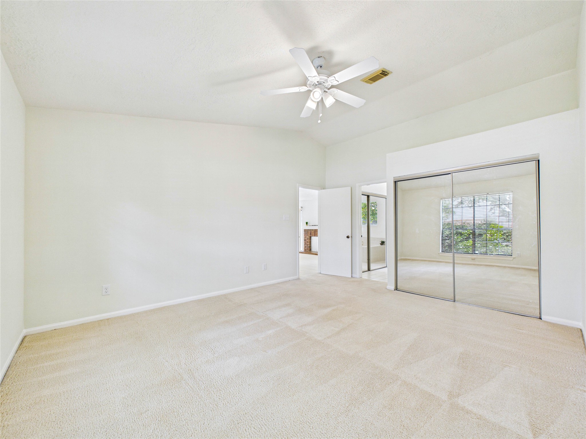 814 Lochnell Drive Property Photo 25