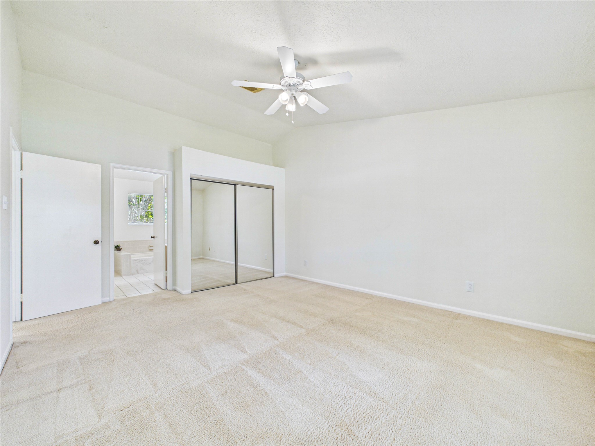 814 Lochnell Drive Property Photo 26