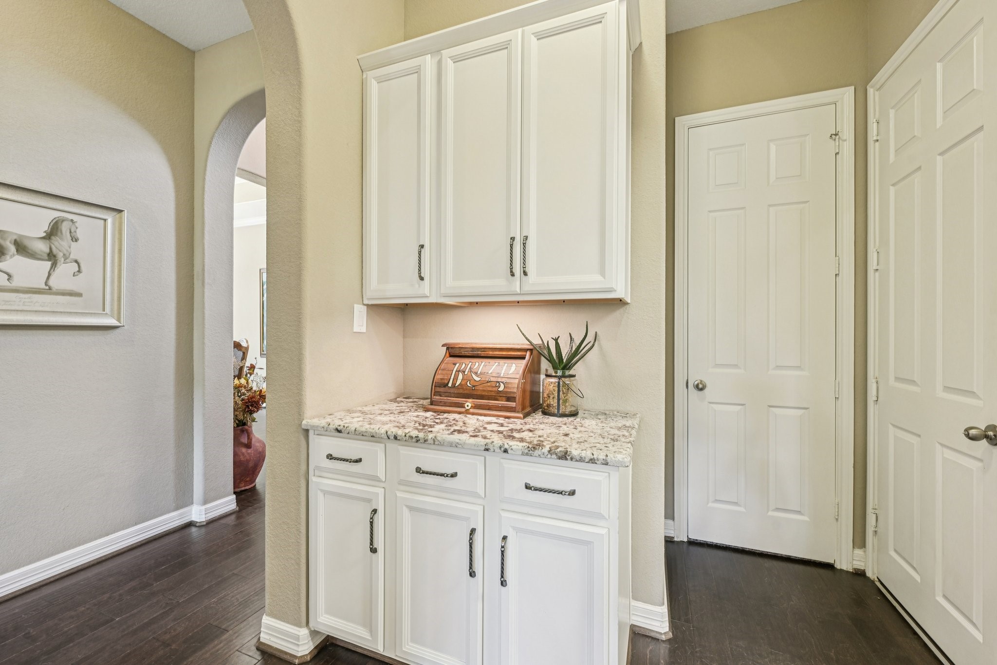 9630 Wildgrove Hollow Drive Property Photo 14