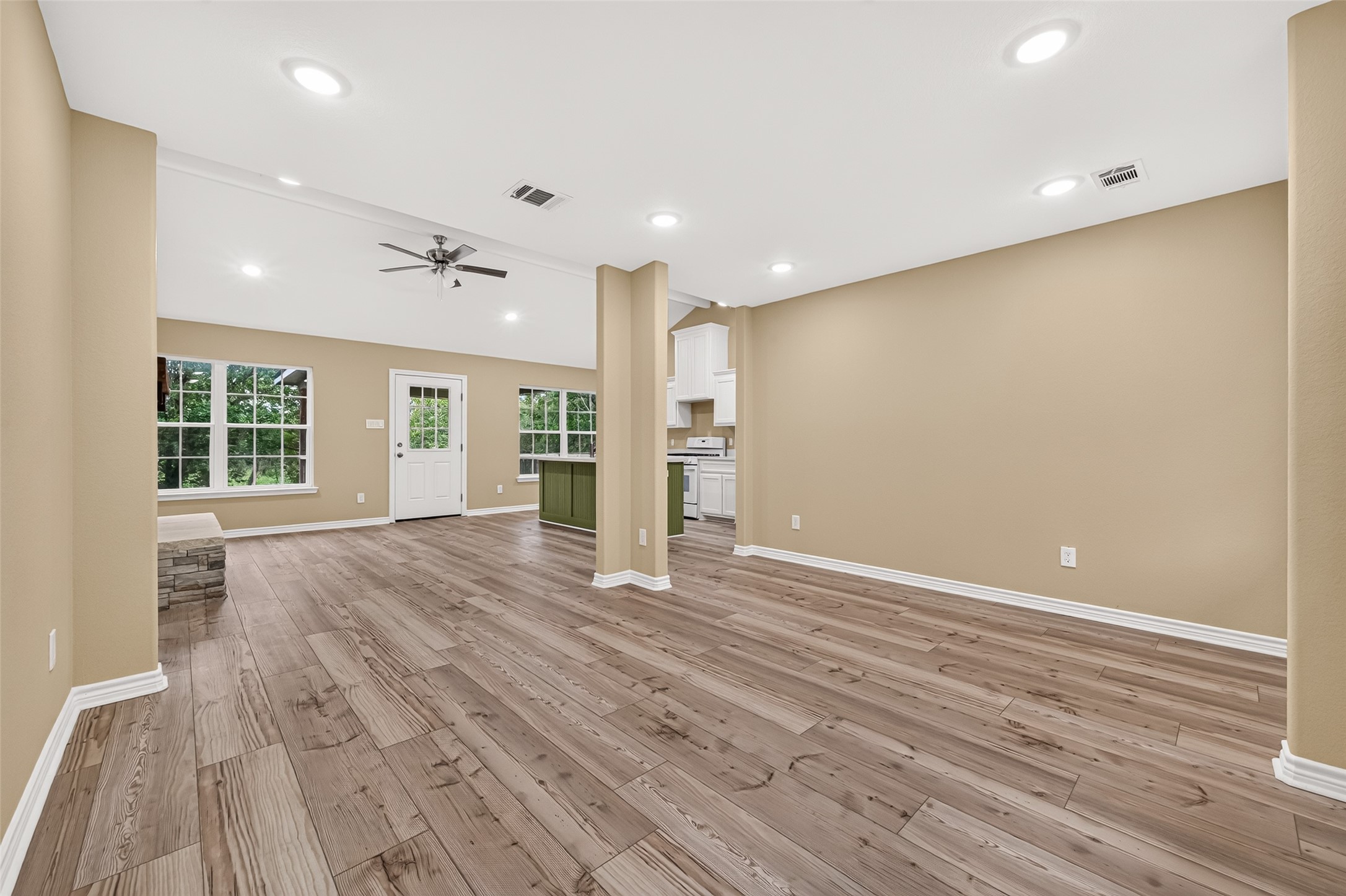 14720 Padre Court Property Photo 7