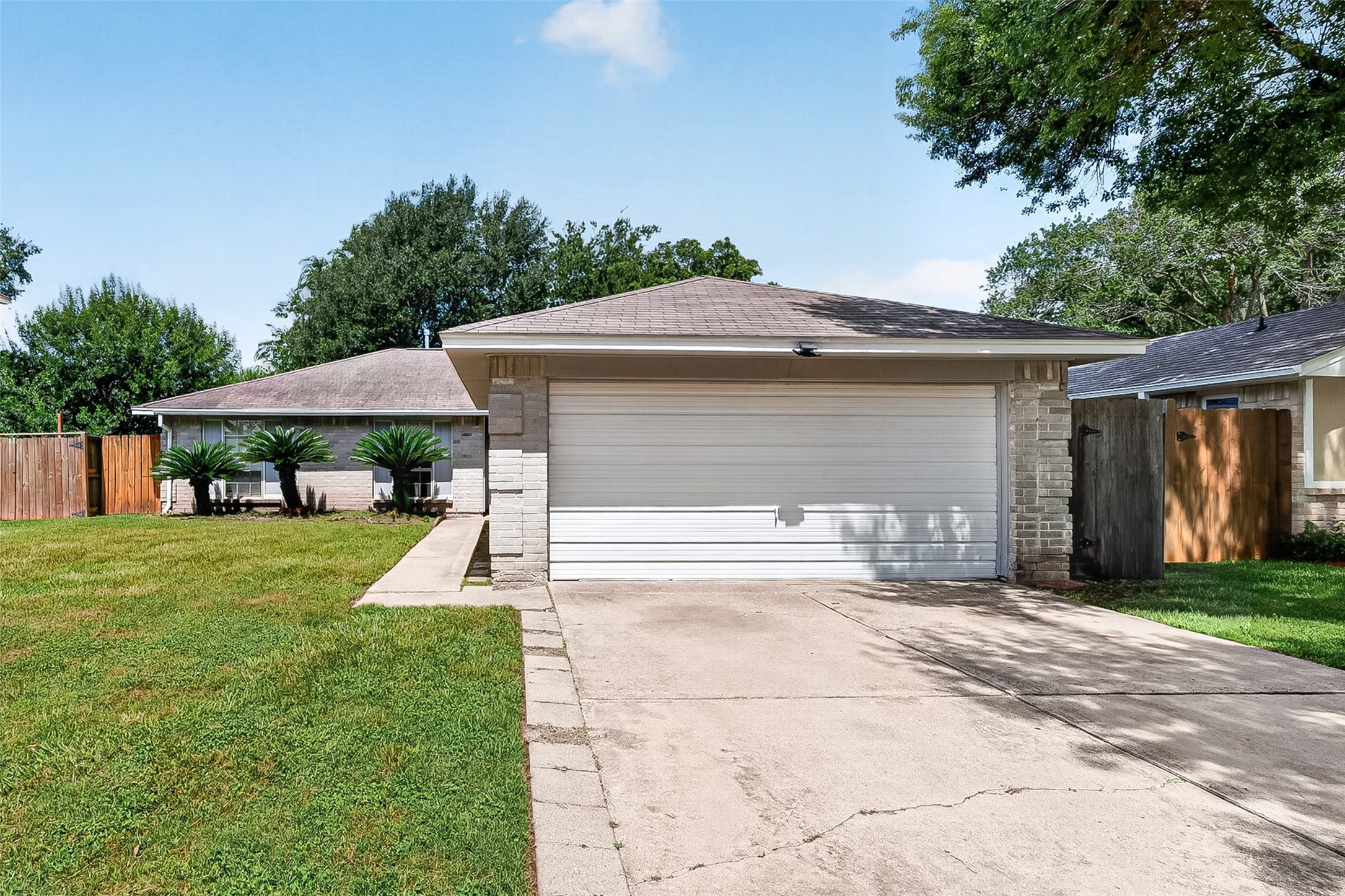 1811 Crosscoach Lane Property Photo 1