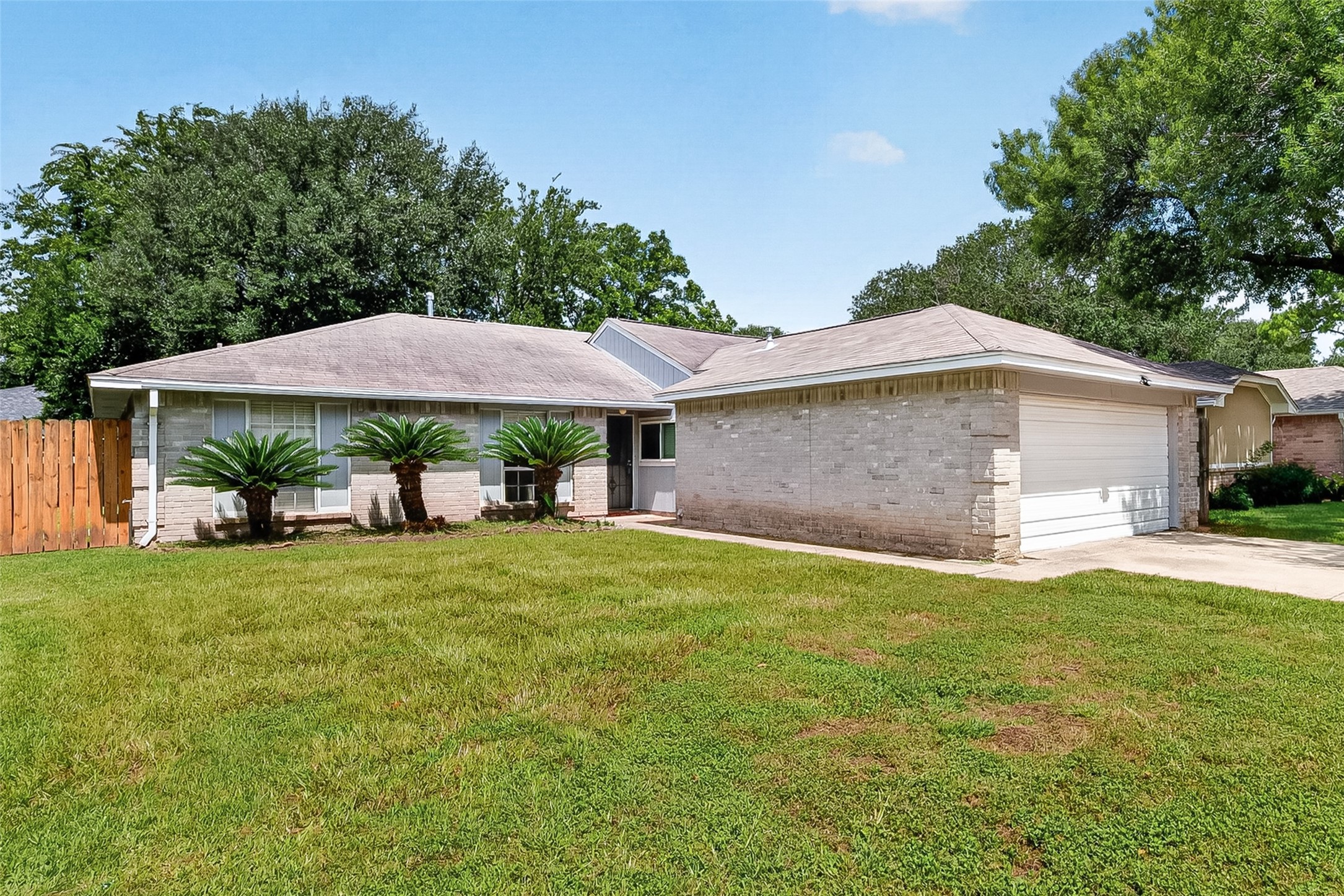 1811 Crosscoach Lane Property Photo 2